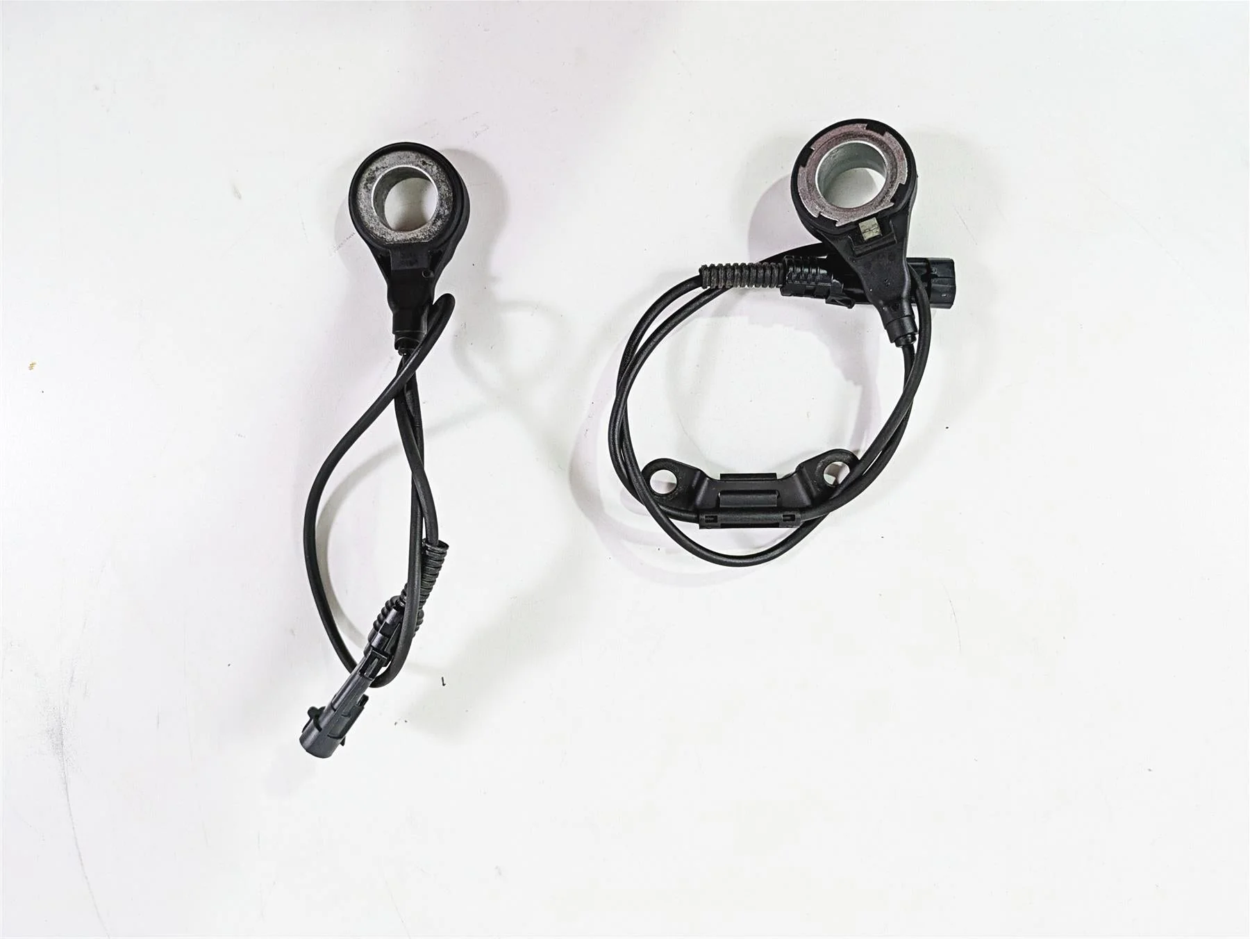 2010 Harley Touring FLHTK Electra Glide Abs Brake Wheel Speed Sensors 40614-08 - Image 4