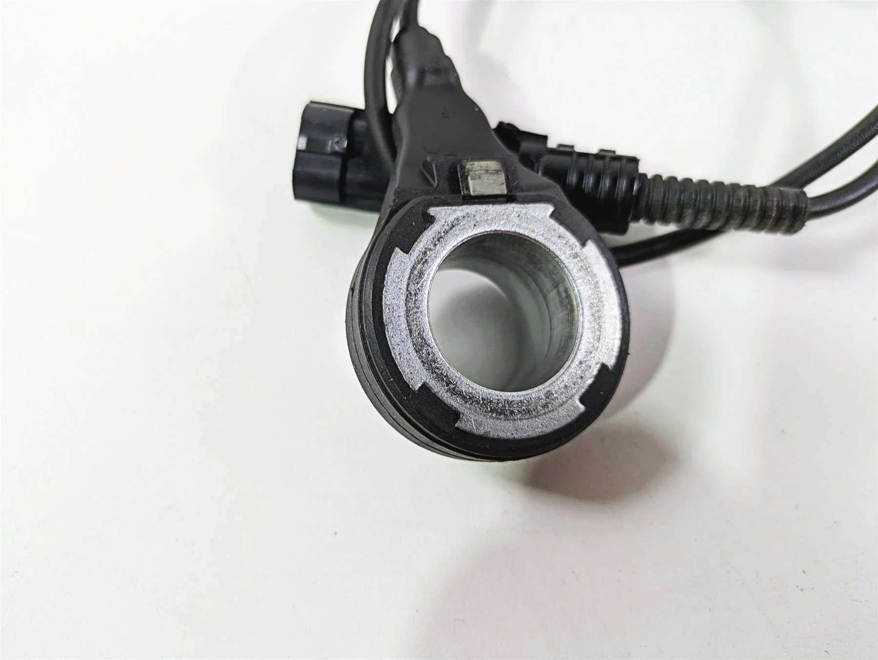 2010 Harley Touring FLHTK Electra Glide Abs Brake Wheel Speed Sensors 40614-08 - Image 6
