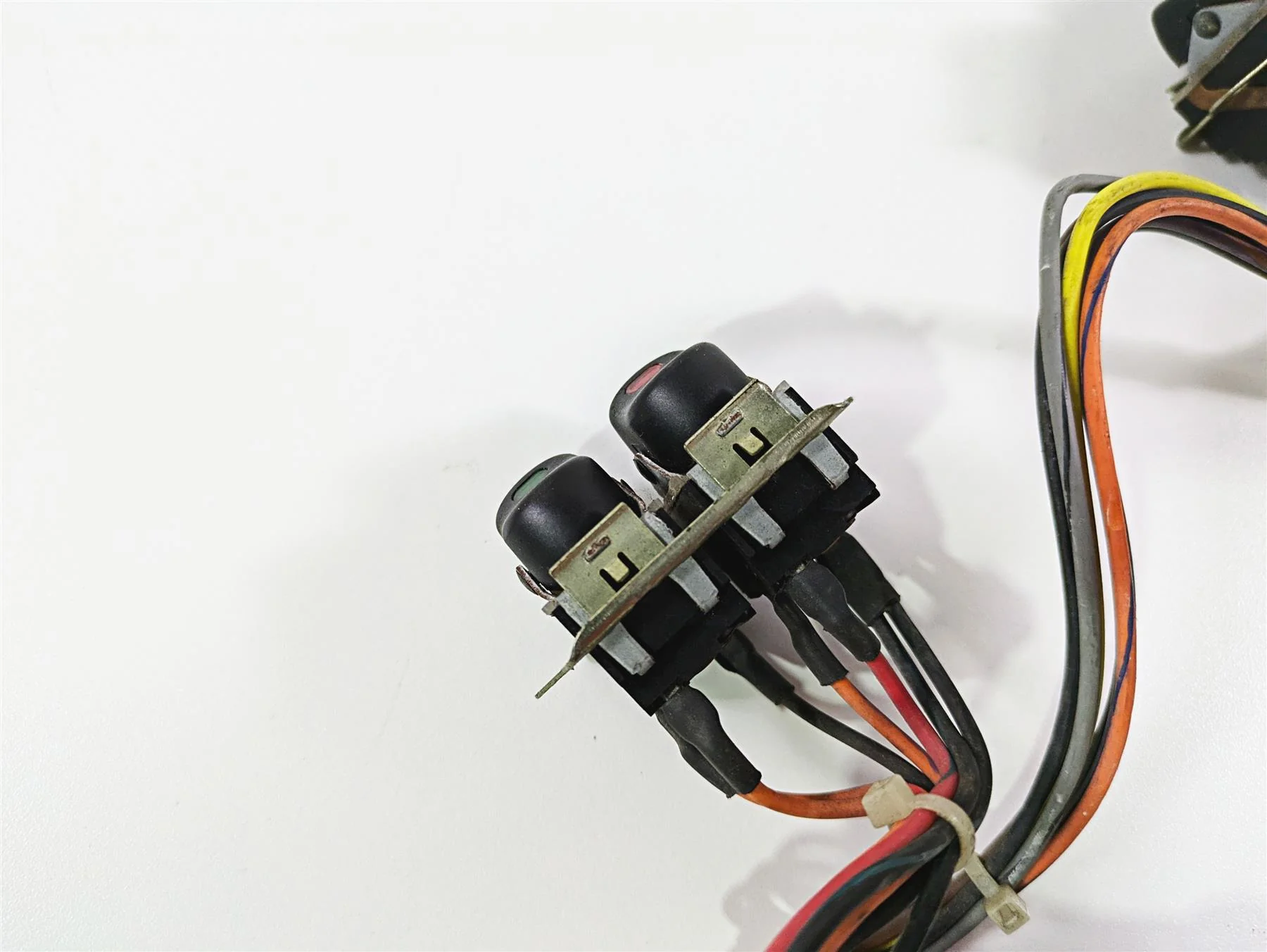 2010 Harley Touring FLHTK Electra Glide Auxiliary Switch Button Set 70271-98 - Image 11