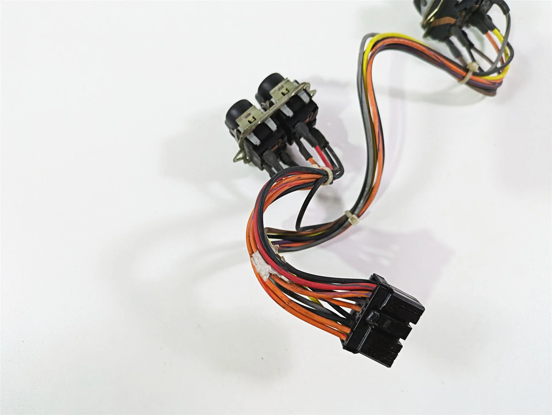 2010 Harley Touring FLHTK Electra Glide Auxiliary Switch Button Set 70271-98 - Image 9