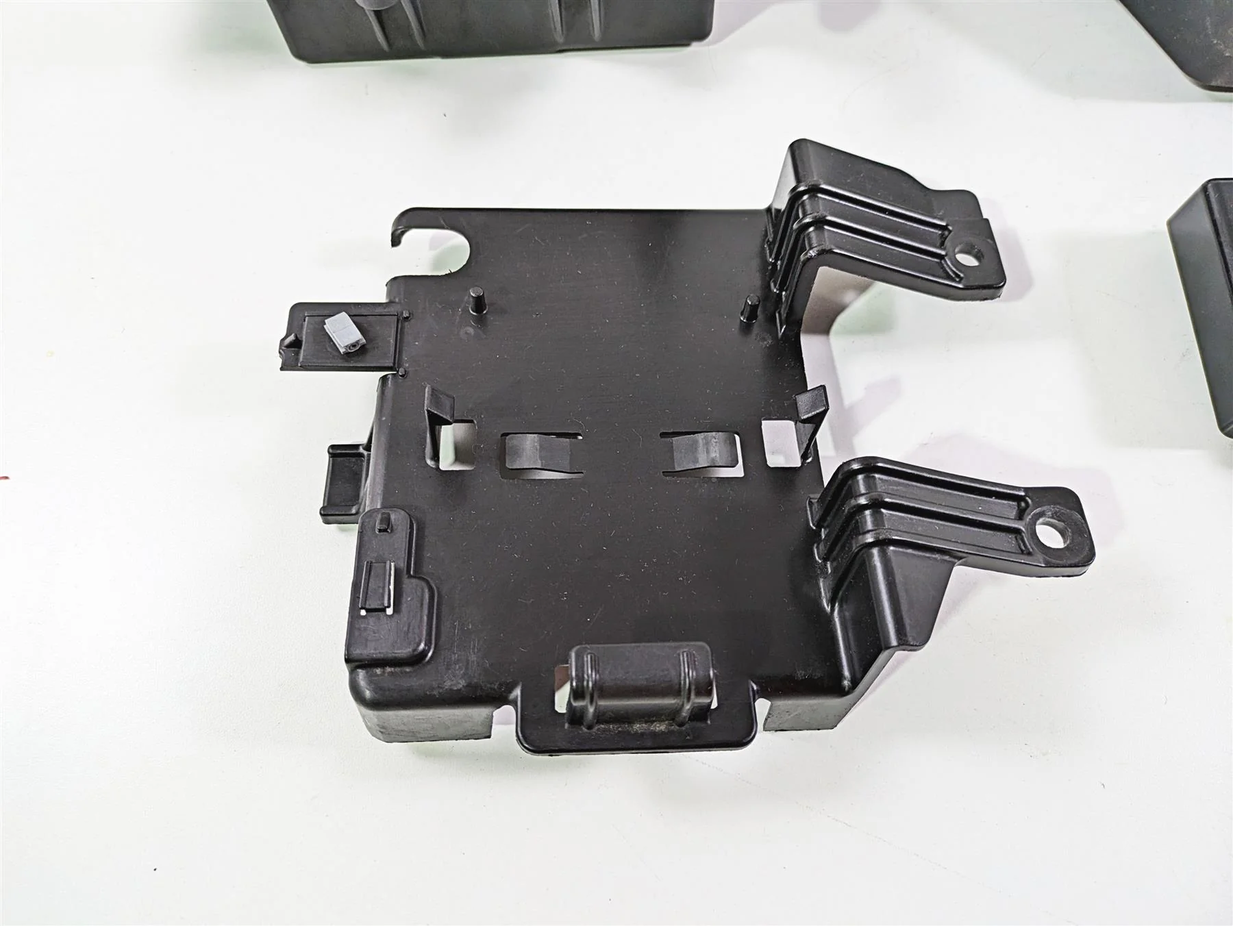 2010 Harley Touring FLHTK Electra Glide Battery Tray Electrical Set 66281-09B - Image 2