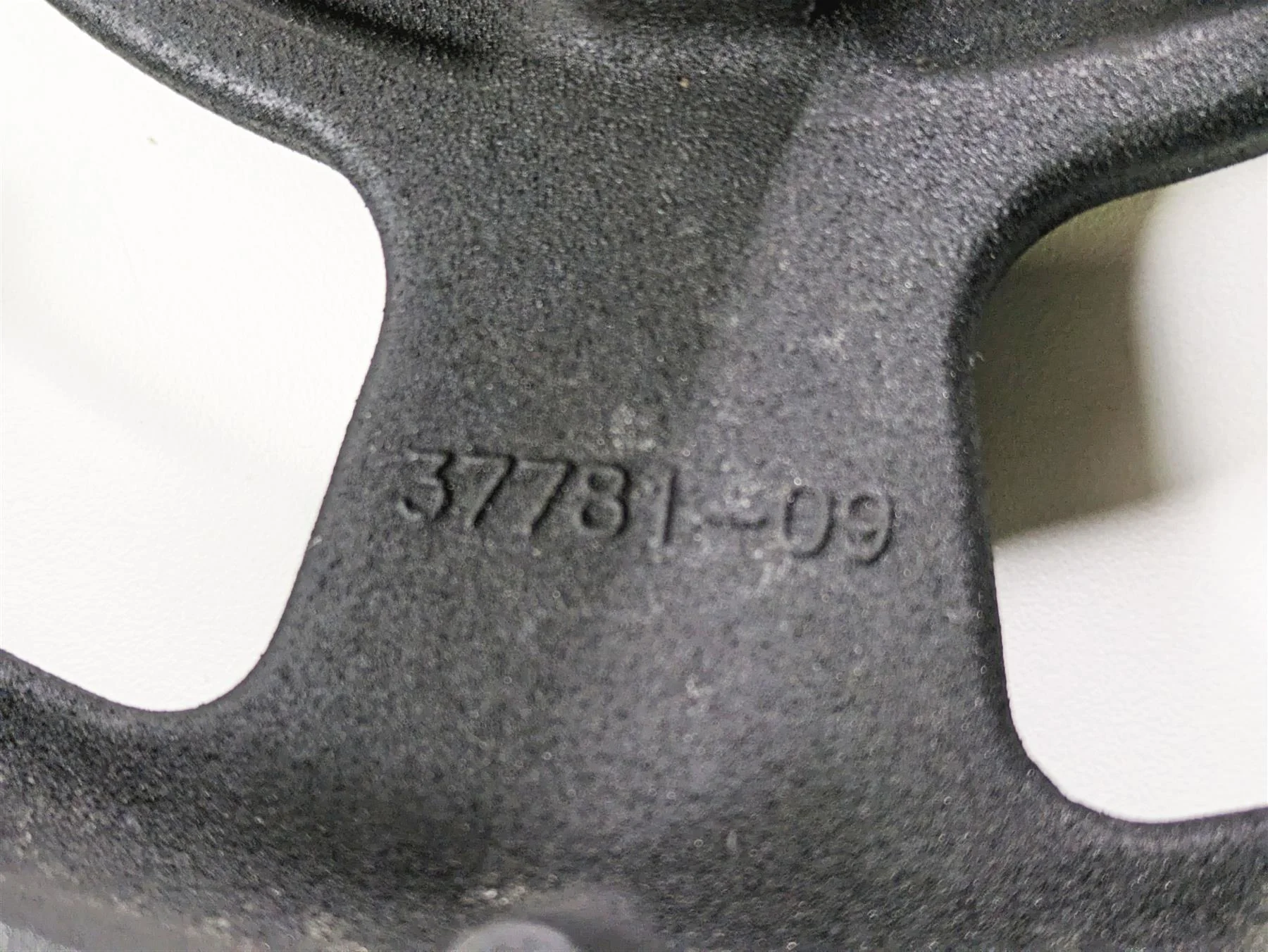 2010 Harley Touring FLHTK Electra Glide Belt Pulley Sprocket 68T 1" 37781-09 - Image 2