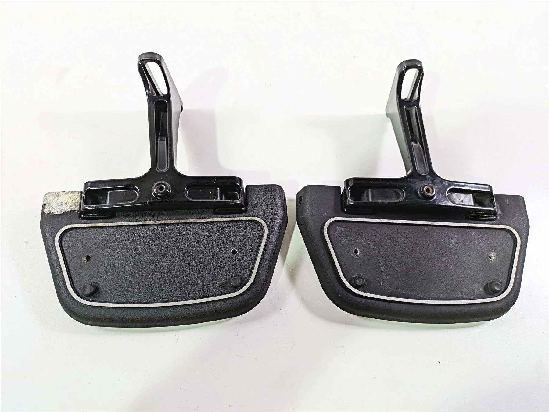 2010 Harley Touring FLHTK Electra Glide Floorboard Foot Control Set 52719-10 - Image 8