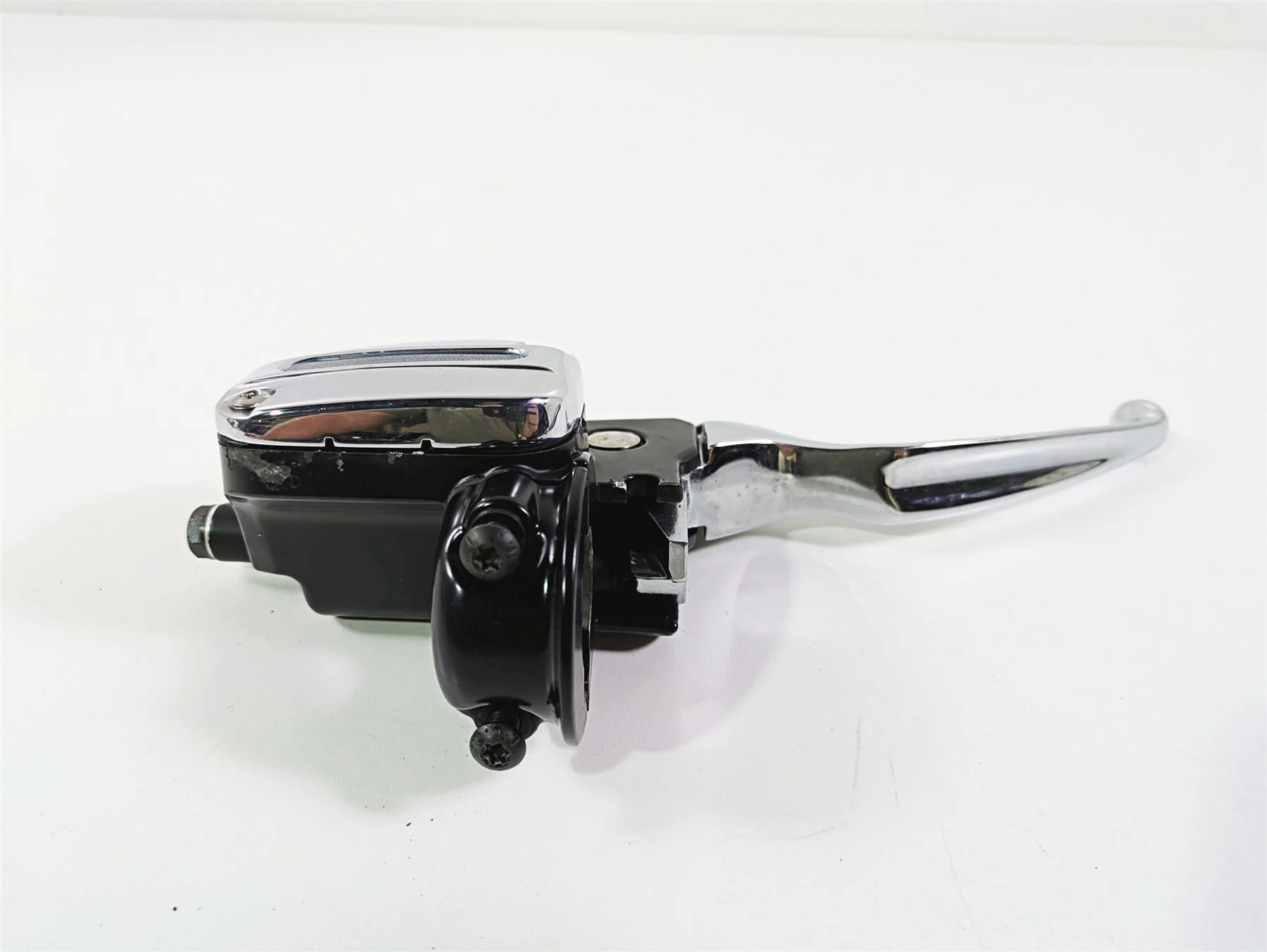 2010 Harley Touring FLHTK Electra Glide Front Brake Master Cylinder 44551-08F