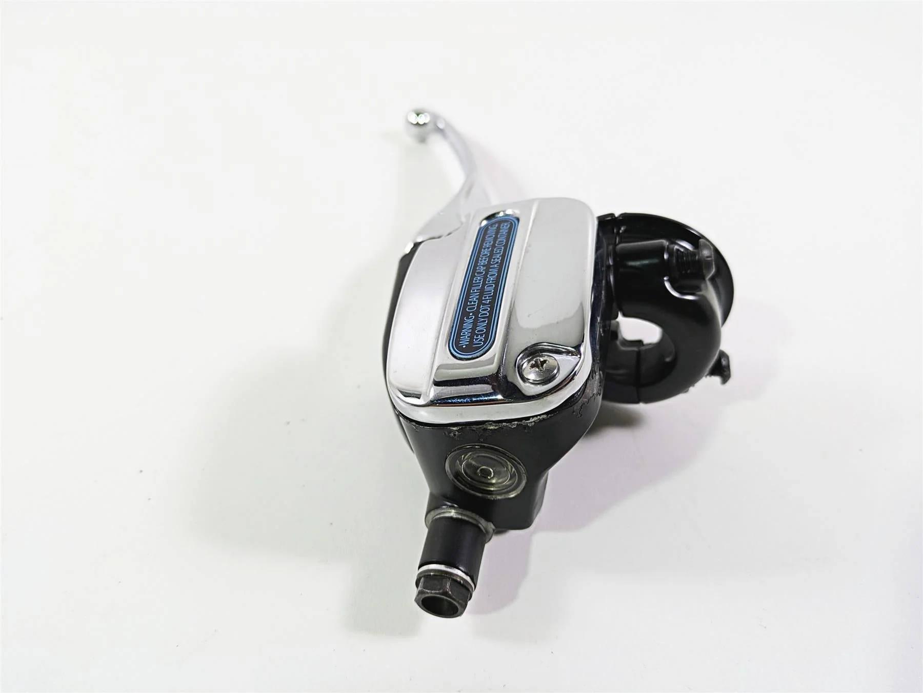 2010 Harley Touring FLHTK Electra Glide Front Brake Master Cylinder 44551-08F - Image 2