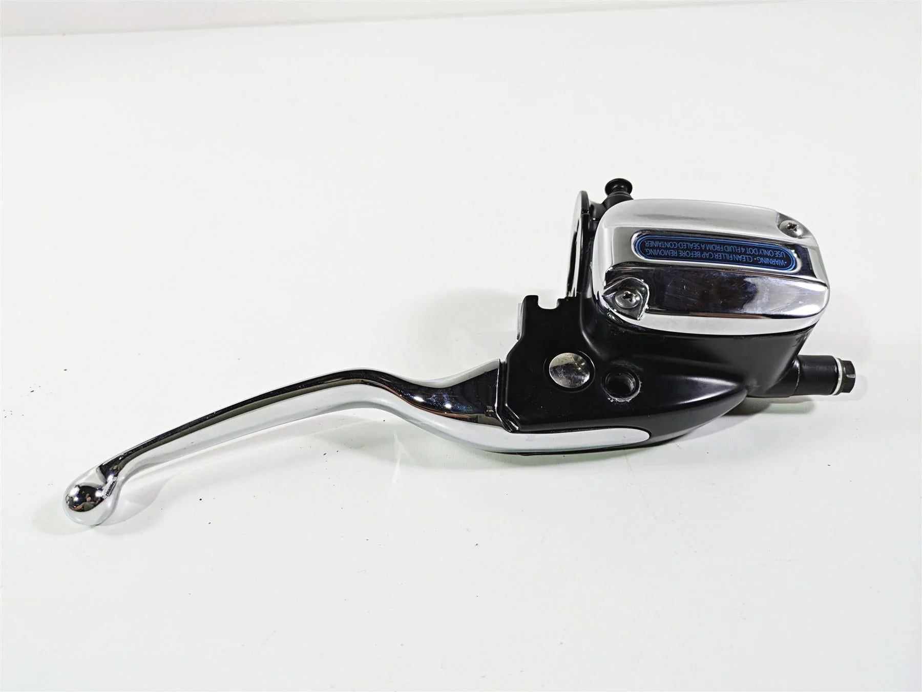 2010 Harley Touring FLHTK Electra Glide Front Brake Master Cylinder 44551-08F - Image 3