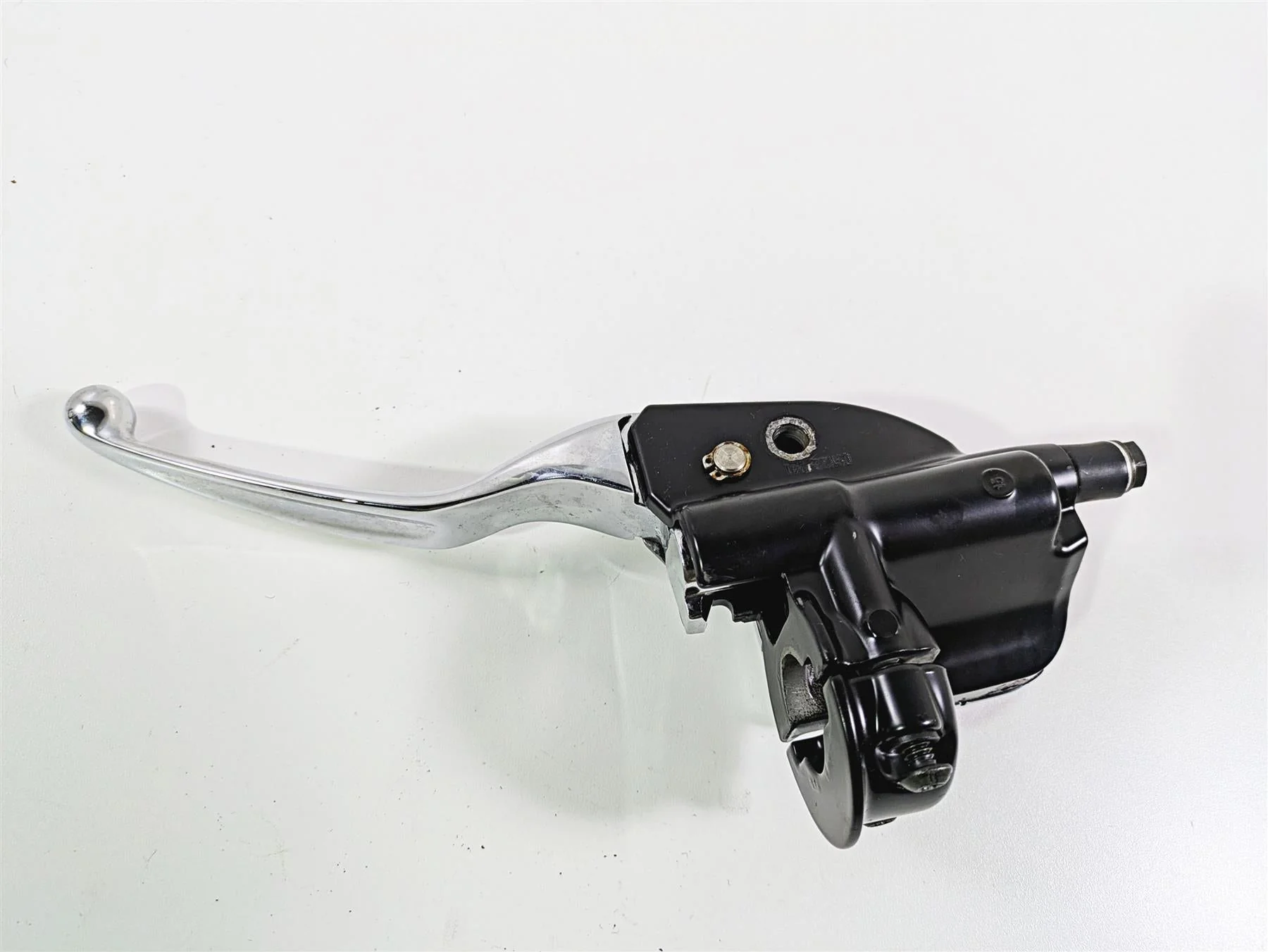 2010 Harley Touring FLHTK Electra Glide Front Brake Master Cylinder 44551-08F - Image 5