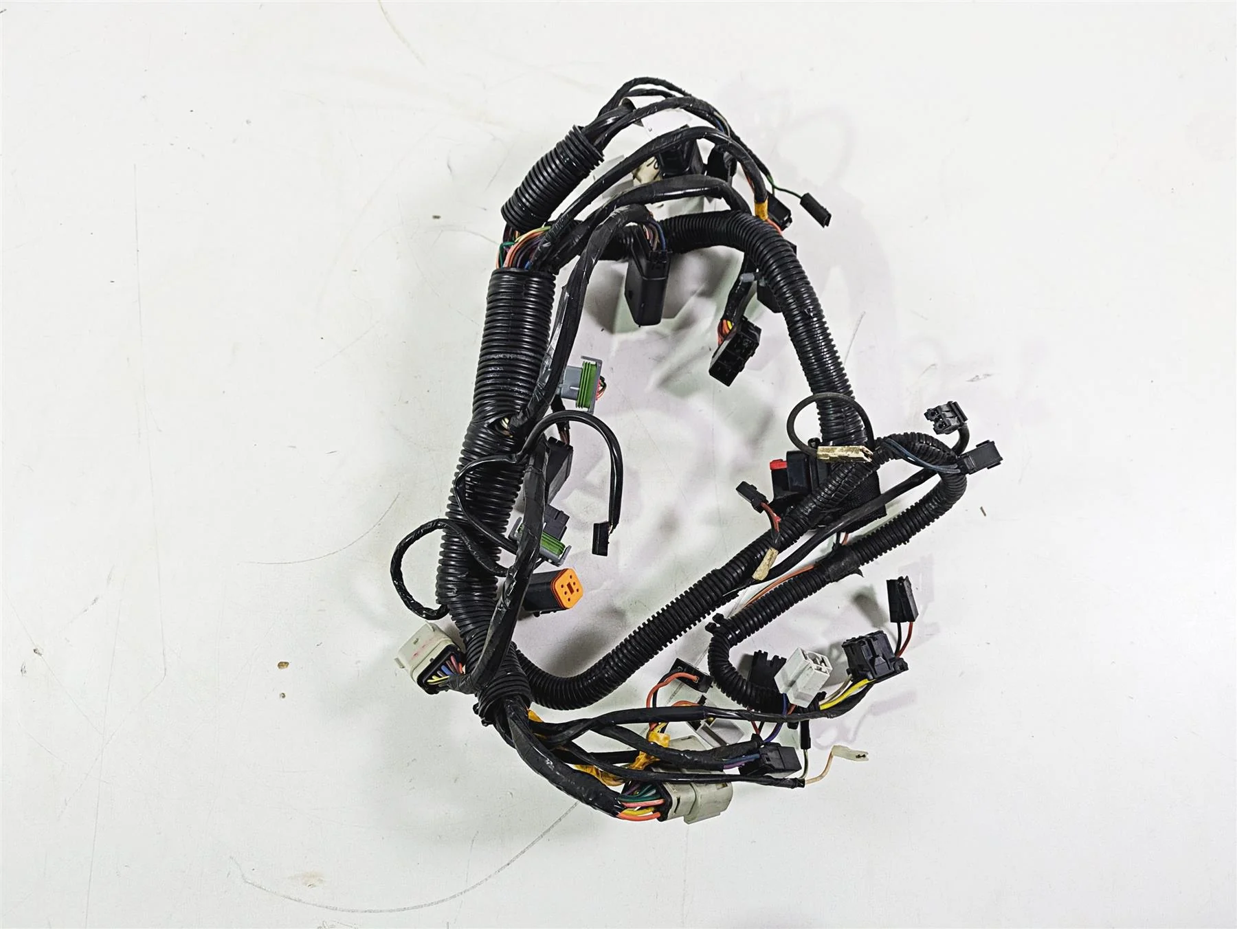 2010 Harley Touring FLHTK Electra Glide Front Wiring Harness - Read 70232-10 - Image 5
