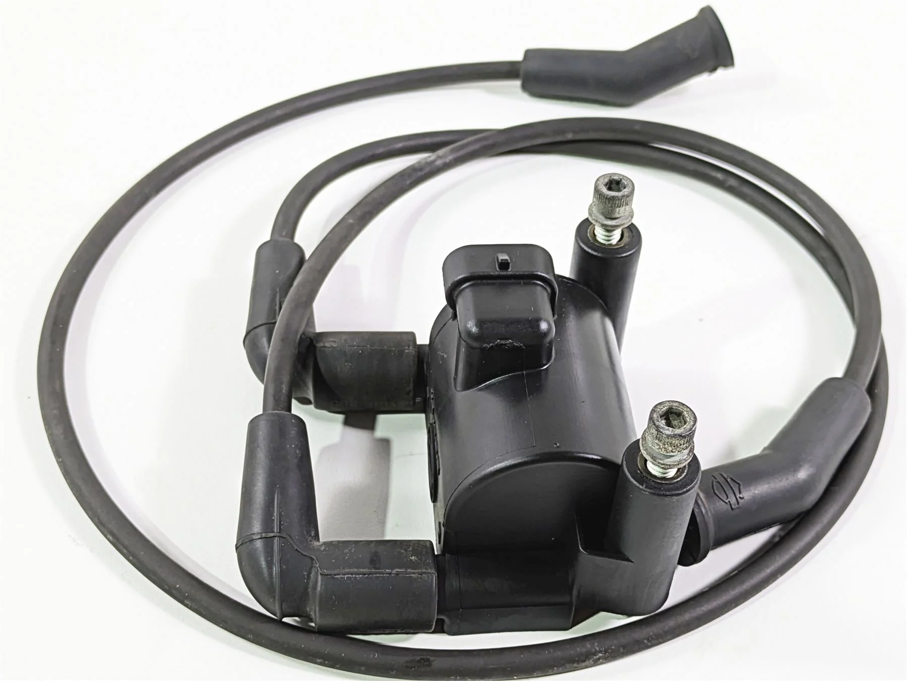 2010 Harley Touring FLHTK Electra Glide Ignition Coil Wires & Plugs 31696-07A - Image 2