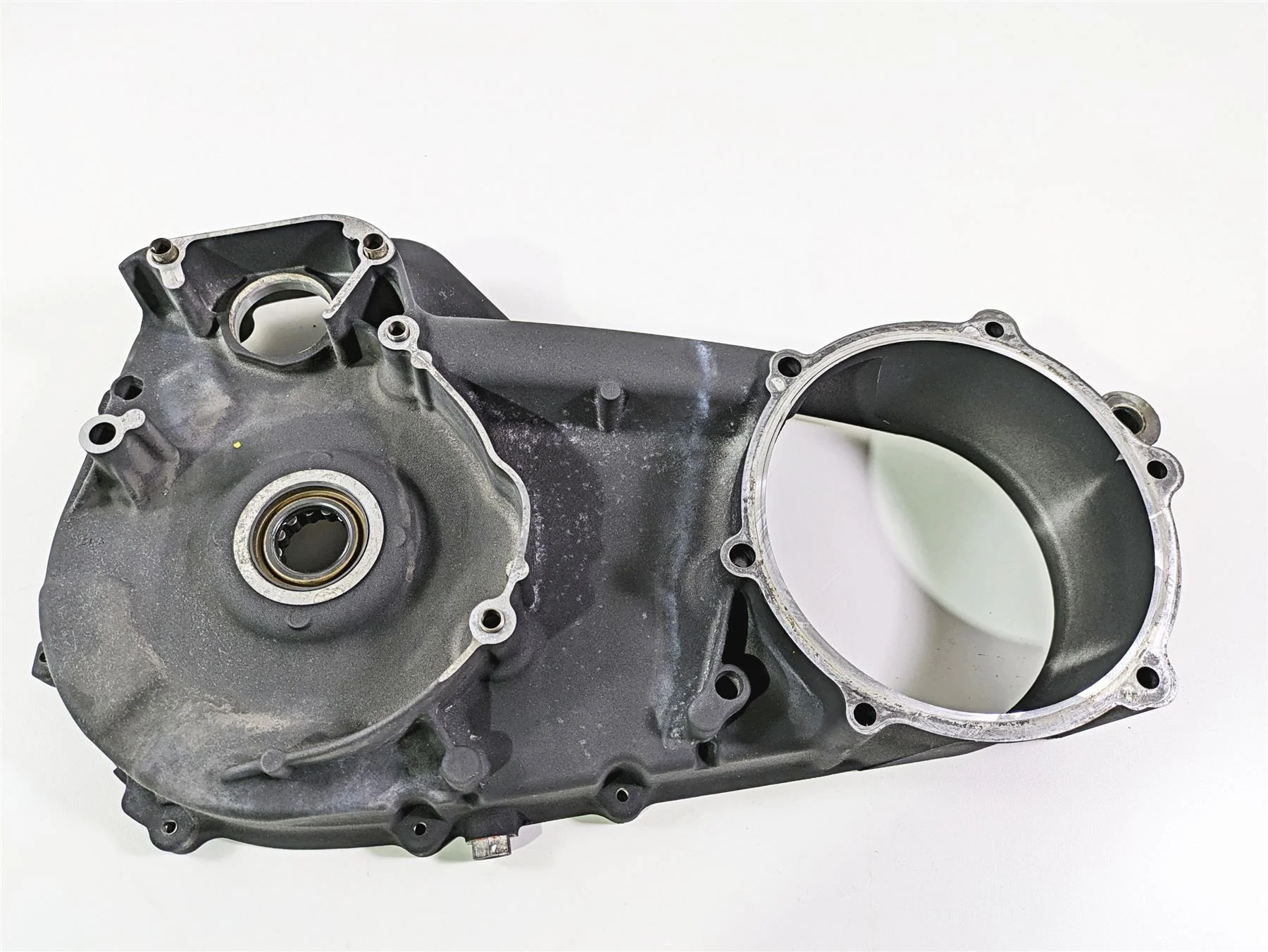 2010 Harley Touring FLHTK Electra Glide Inner Primary Clutch Cover 60677-07A