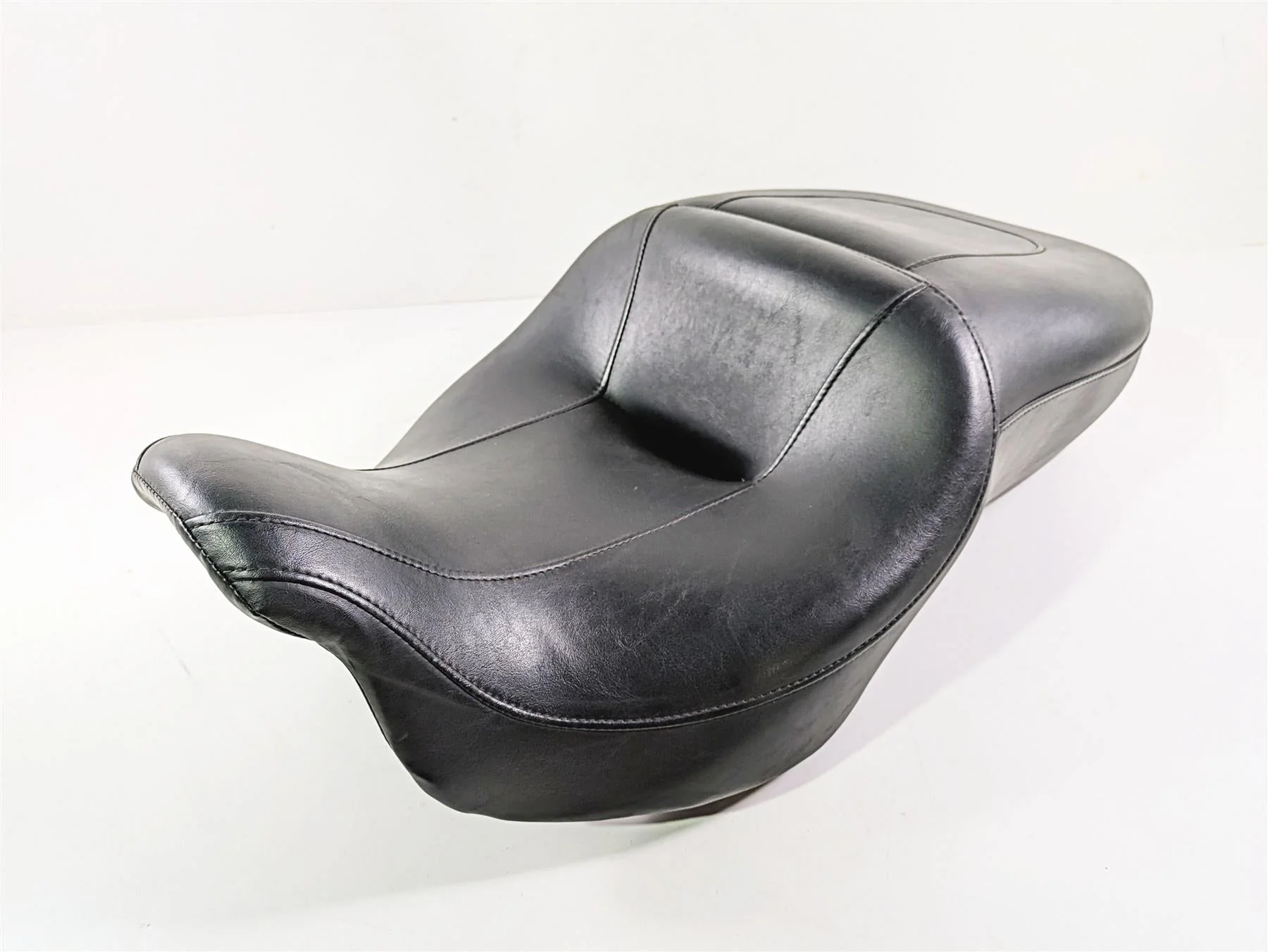 2010 Harley Touring FLHTK Electra Glide Low Seat Saddle 52164-09B - Image 12