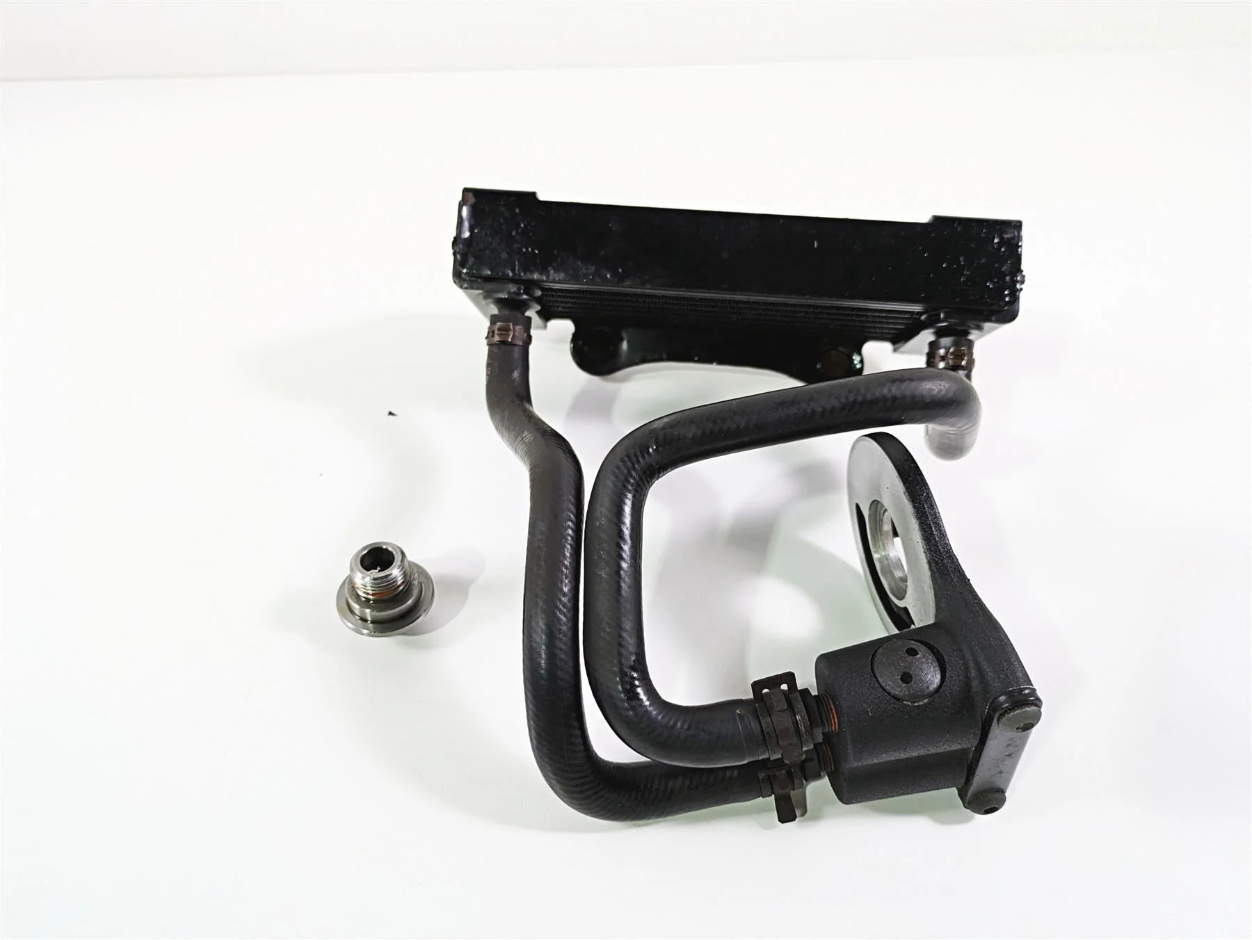2010 Harley Touring FLHTK Electra Glide Oil Cooler & Flange 63083-11A - Image 3