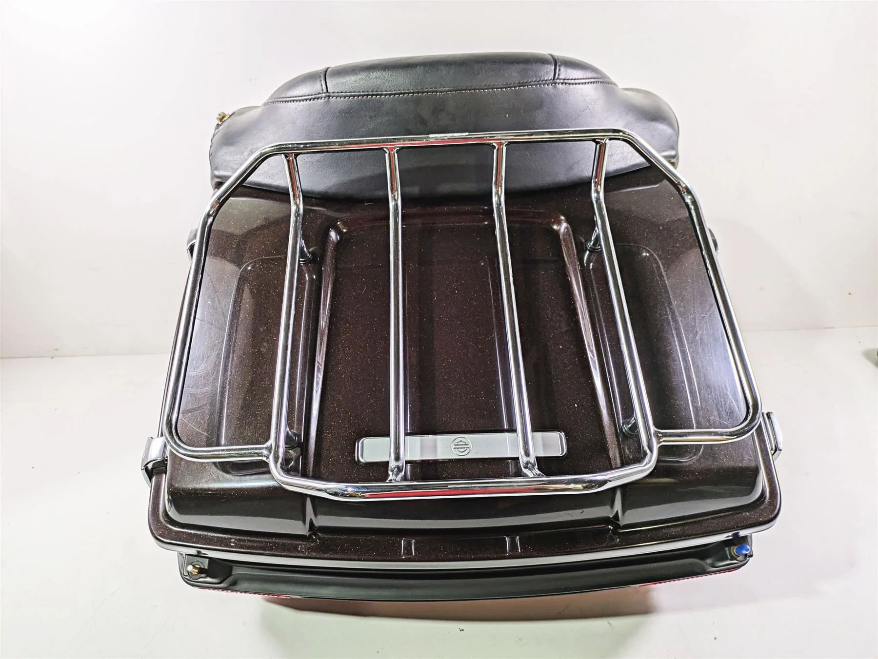 2010 Harley Touring FLHTK Electra Glide Rear Trunk Backrest + Mount Set 53128-09 - Image 12