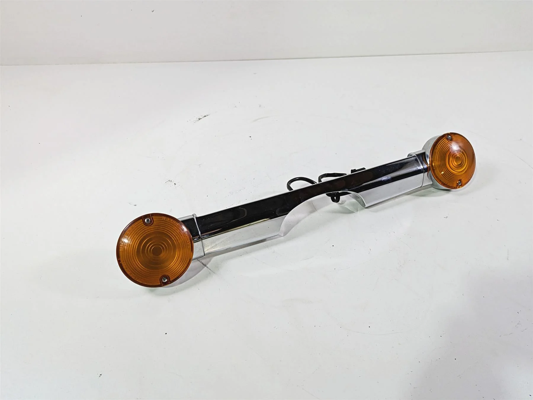 2010 Harley Touring FLHTK Electra Glide Rear Turn Signal Bar  68510-74C - Image 12