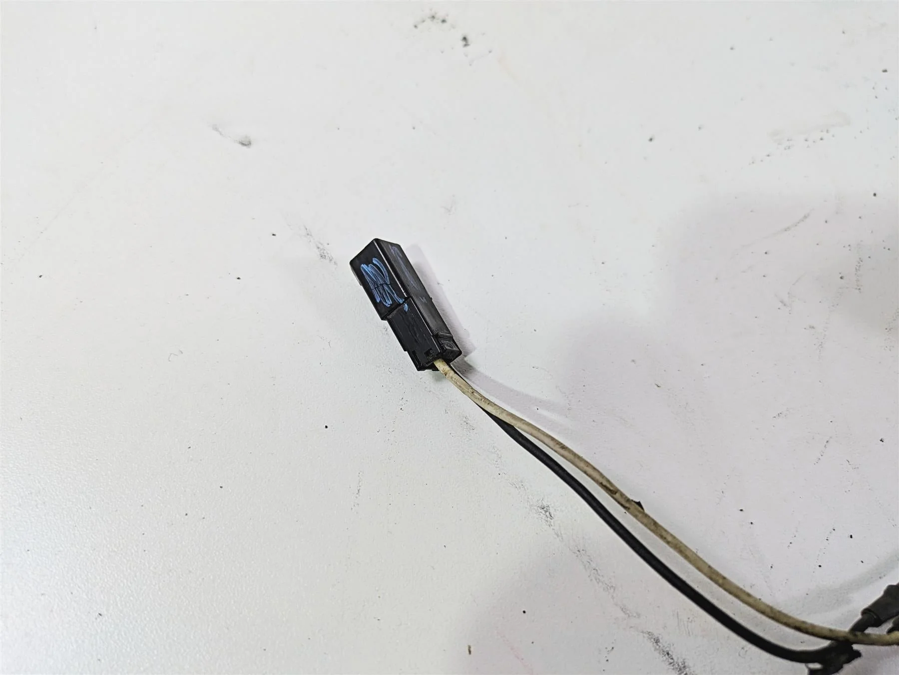 2010 Harley Touring FLHTK Electra Glide Ride Fly By Wire Sensor - Read 32305-08B - Image 9