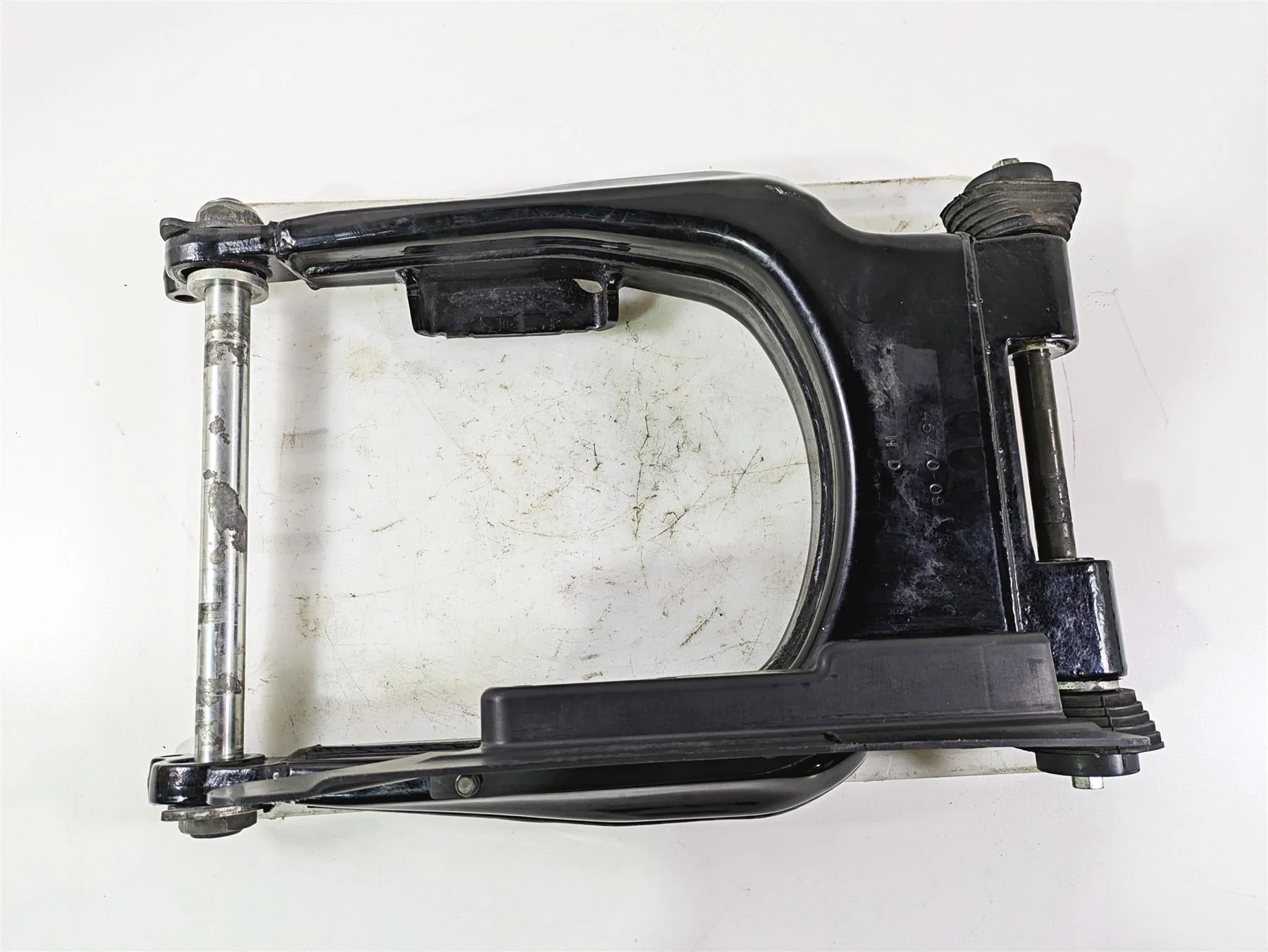 2010 Harley Touring FLHTK Electra Glide Swingarm Swing Arm Axle   47549-09A - Image 5
