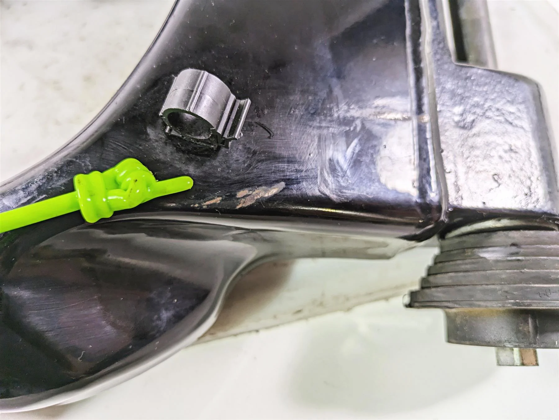 2010 Harley Touring FLHTK Electra Glide Swingarm Swing Arm Axle   47549-09A - Image 8