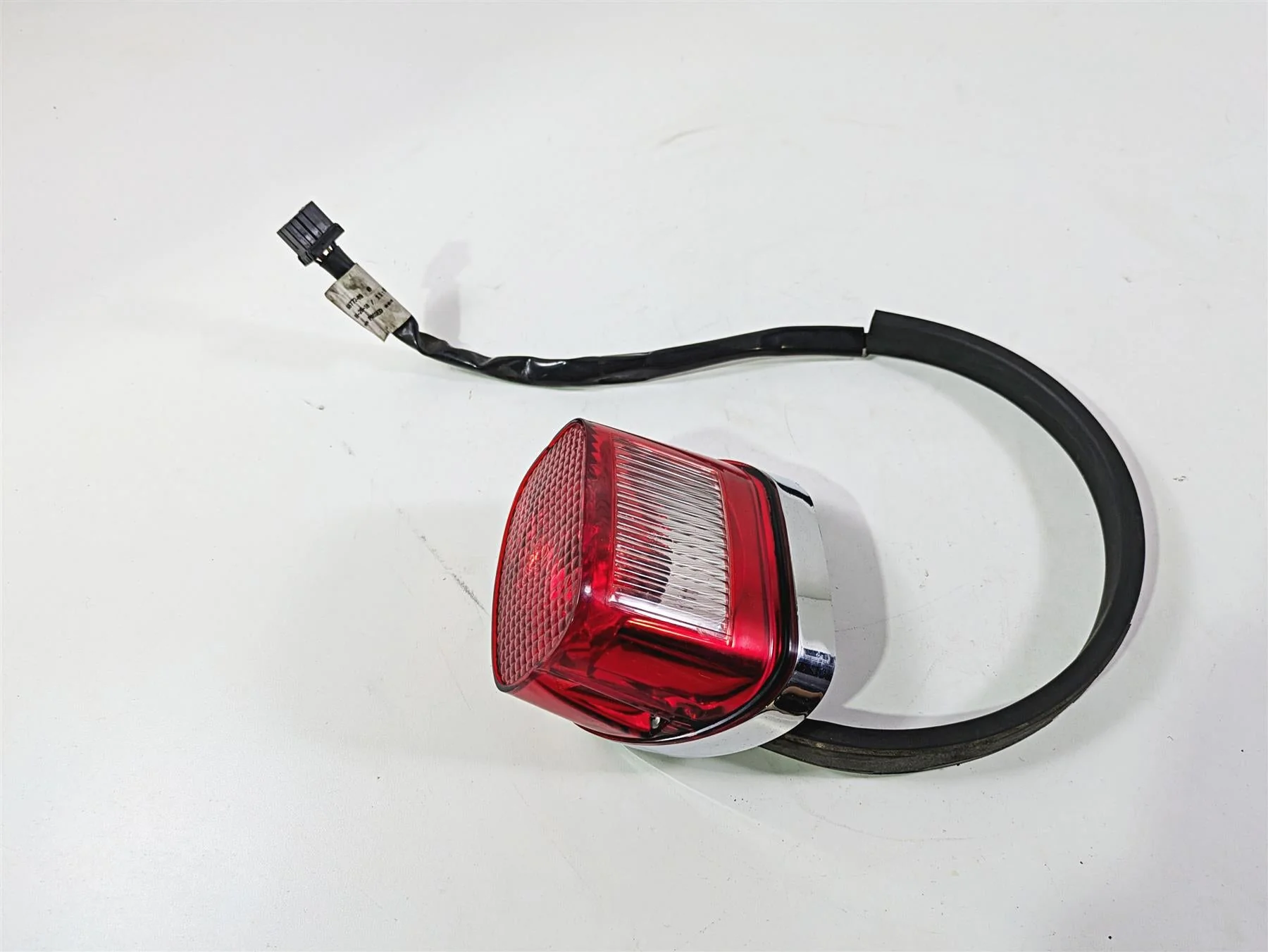 2010 Harley Touring FLHTK Electra Glide Taillight & Wiring 68369-03 68066-99A - Image 2