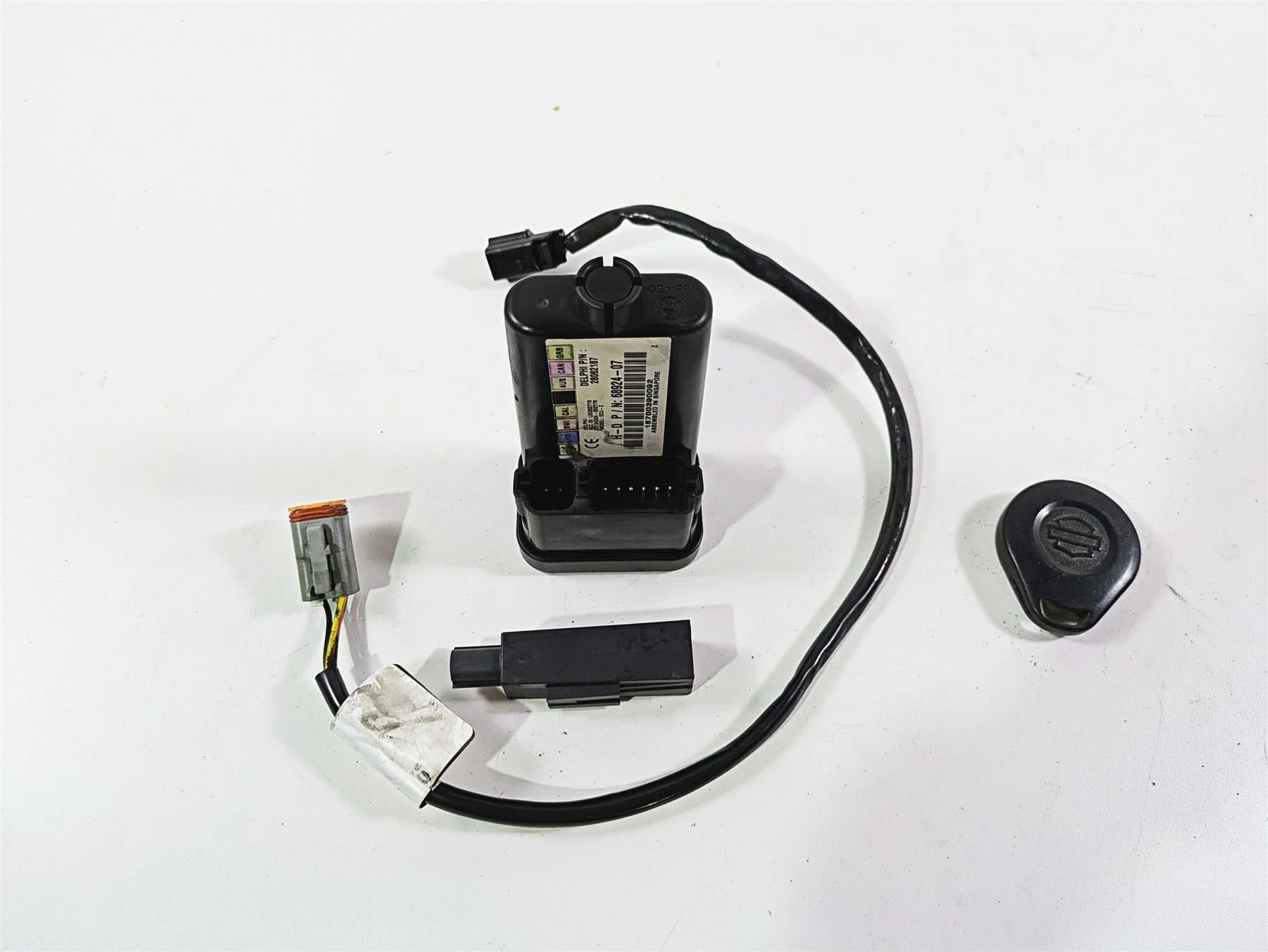 2010 Harley Touring FLHTK Electra Glide Tssm Security Module & Fob Key 68924-07 - Image 10