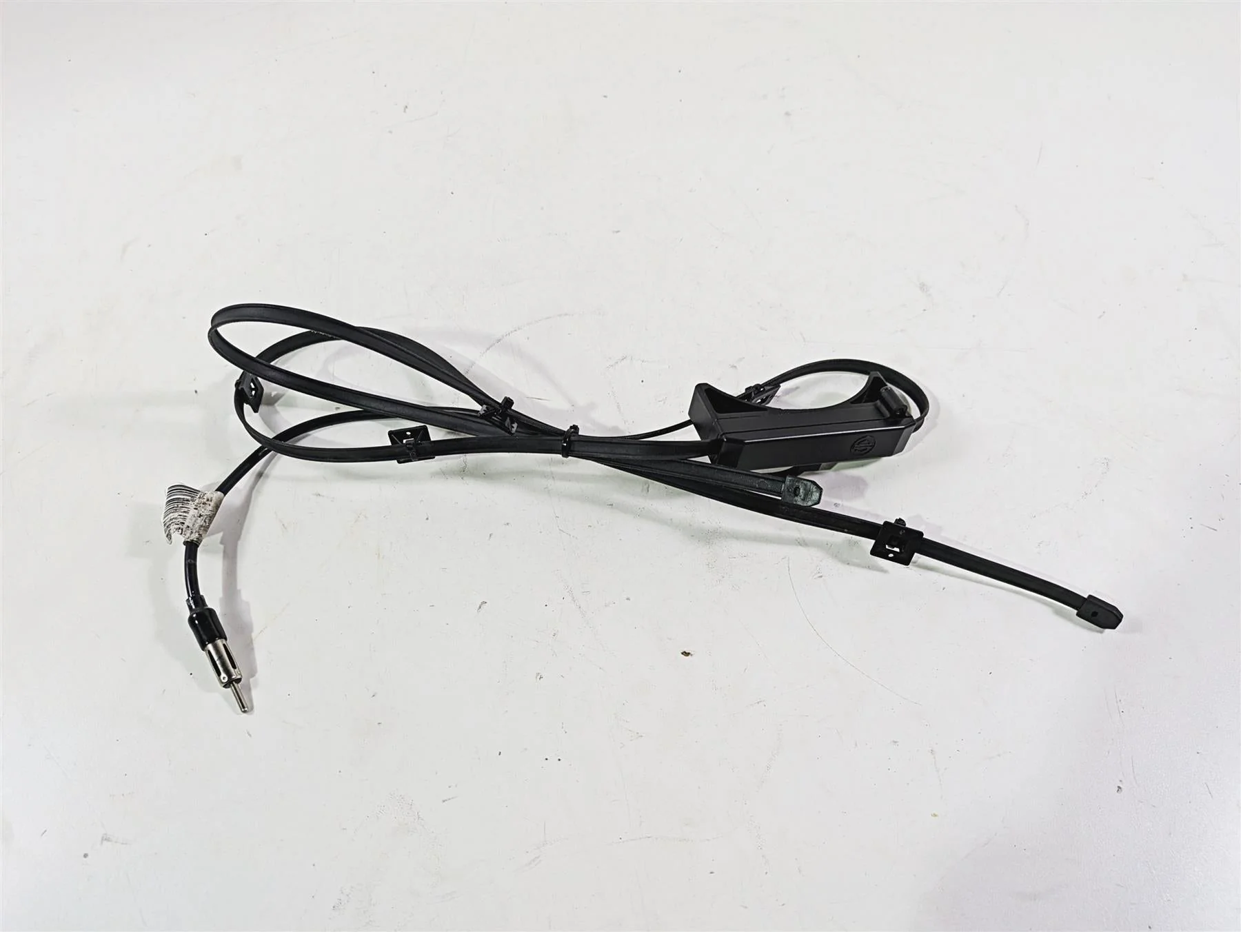 2010 Harley Touring FLHX Street Glide Audio Hidden Antenna 76000863