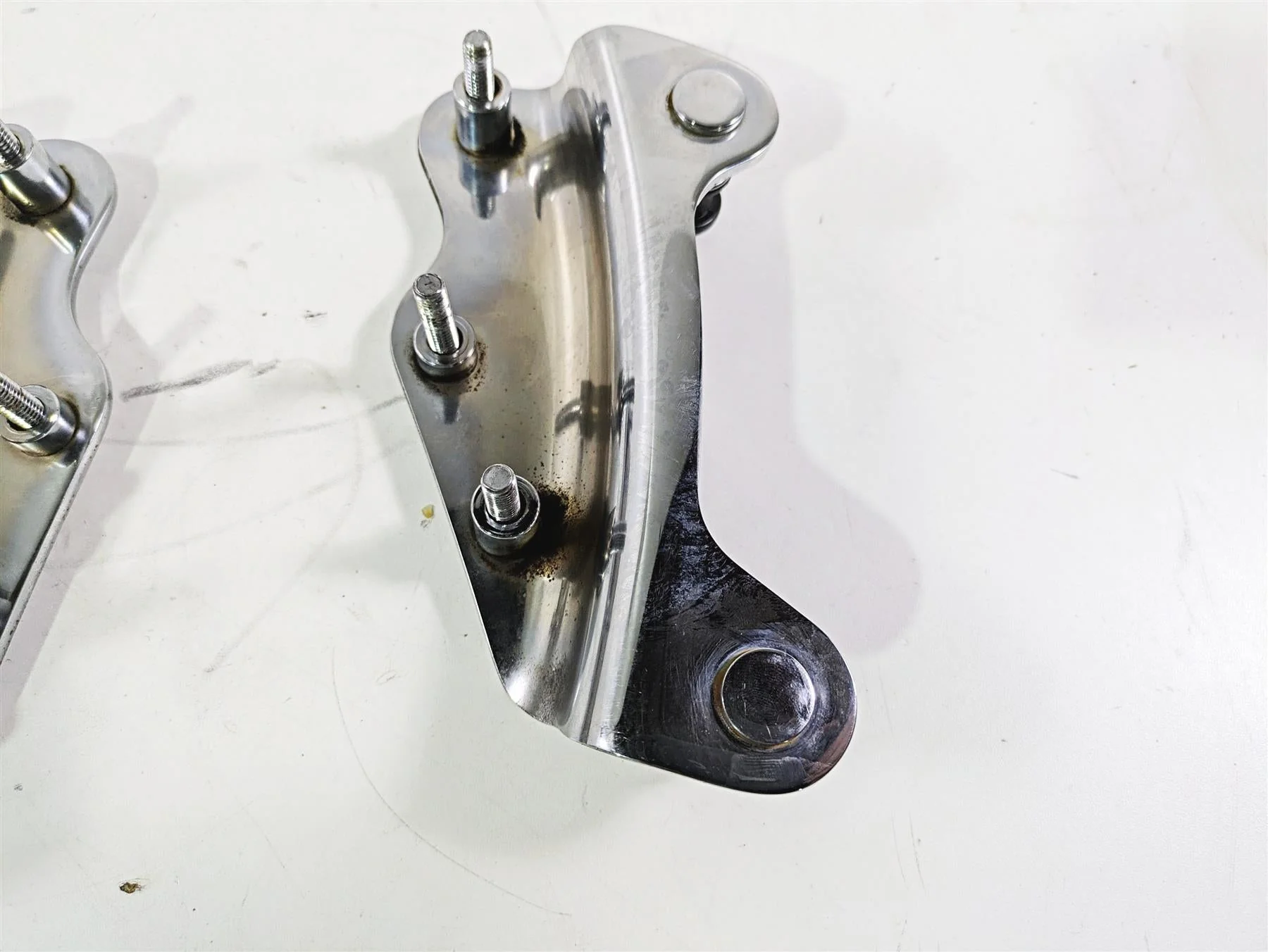 2010 Harley Touring FLHX Street Glide Chrome Quick Release Mount Set 52300353 - Image 10