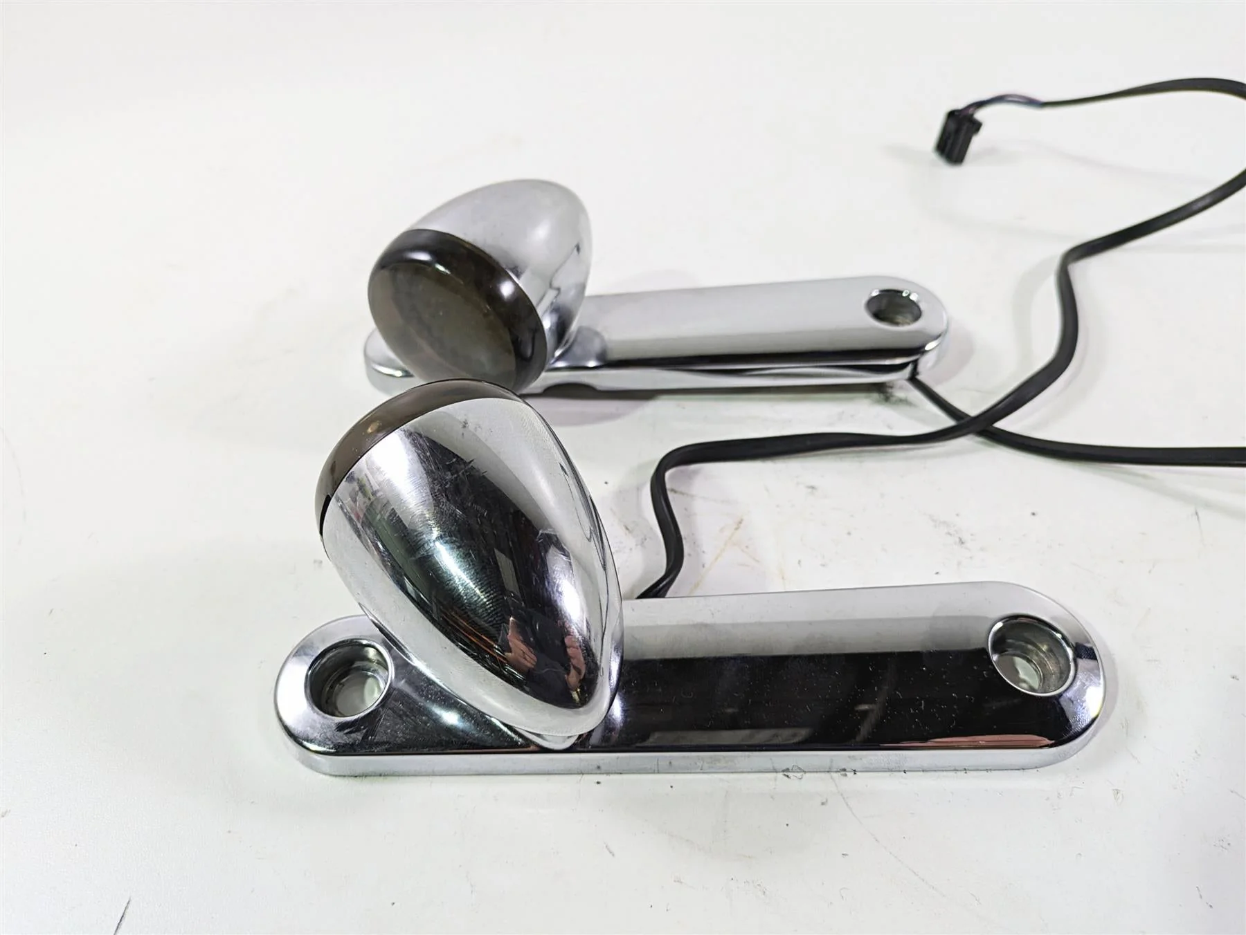 2010 Harley Touring FLHX Street Glide Front Blinker & Mounts 69278-06 69279-06 - Image 6