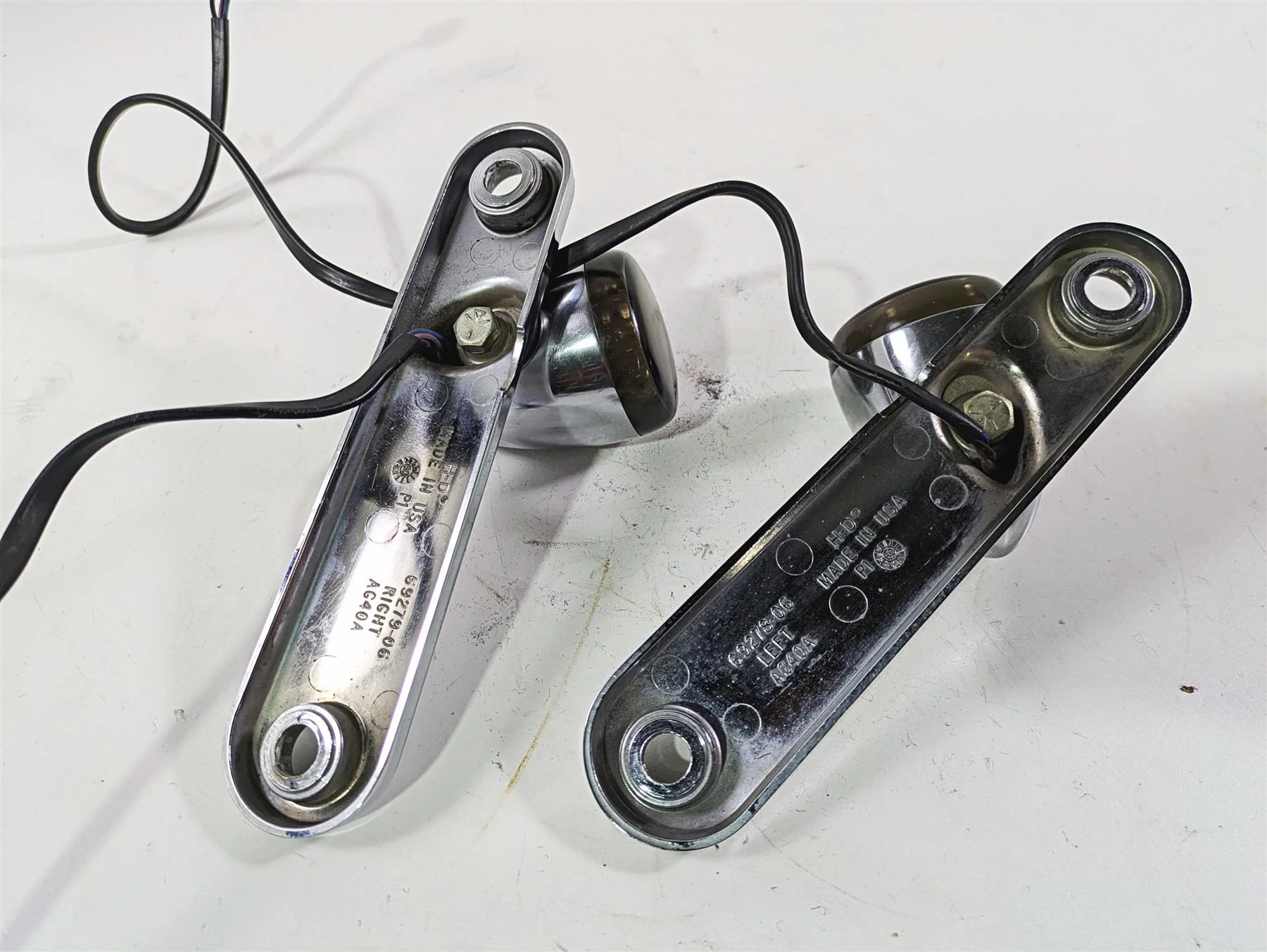 2010 Harley Touring FLHX Street Glide Front Blinker & Mounts 69278-06 69279-06 - Image 7