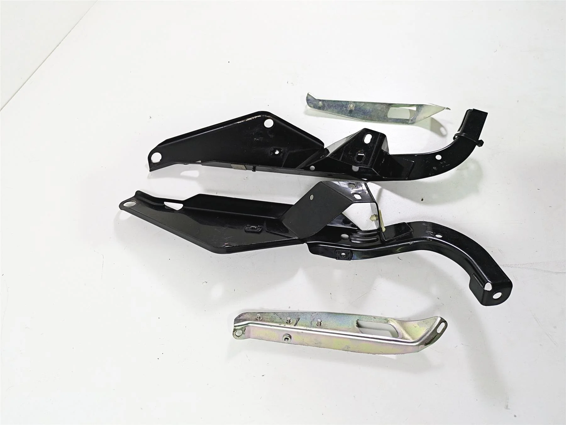 2010 Harley Touring FLHX Street Glide Front Fairing Mounts 58478-96B 58479-96B