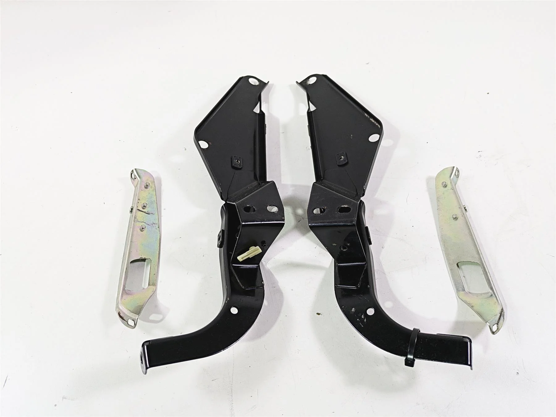 2010 Harley Touring FLHX Street Glide Front Fairing Mounts 58478-96B 58479-96B - Image 12