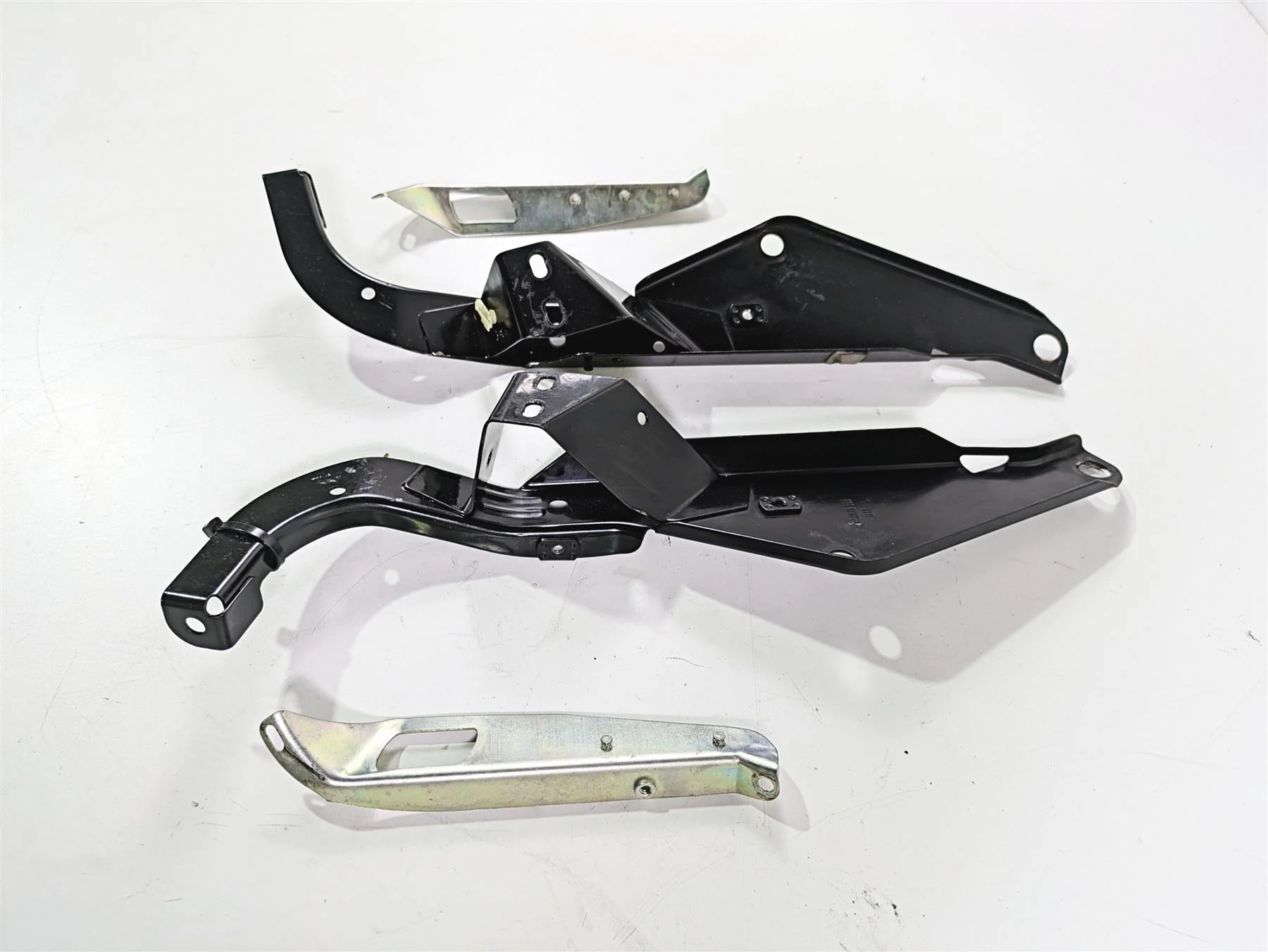 2010 Harley Touring FLHX Street Glide Front Fairing Mounts 58478-96B 58479-96B - Image 2