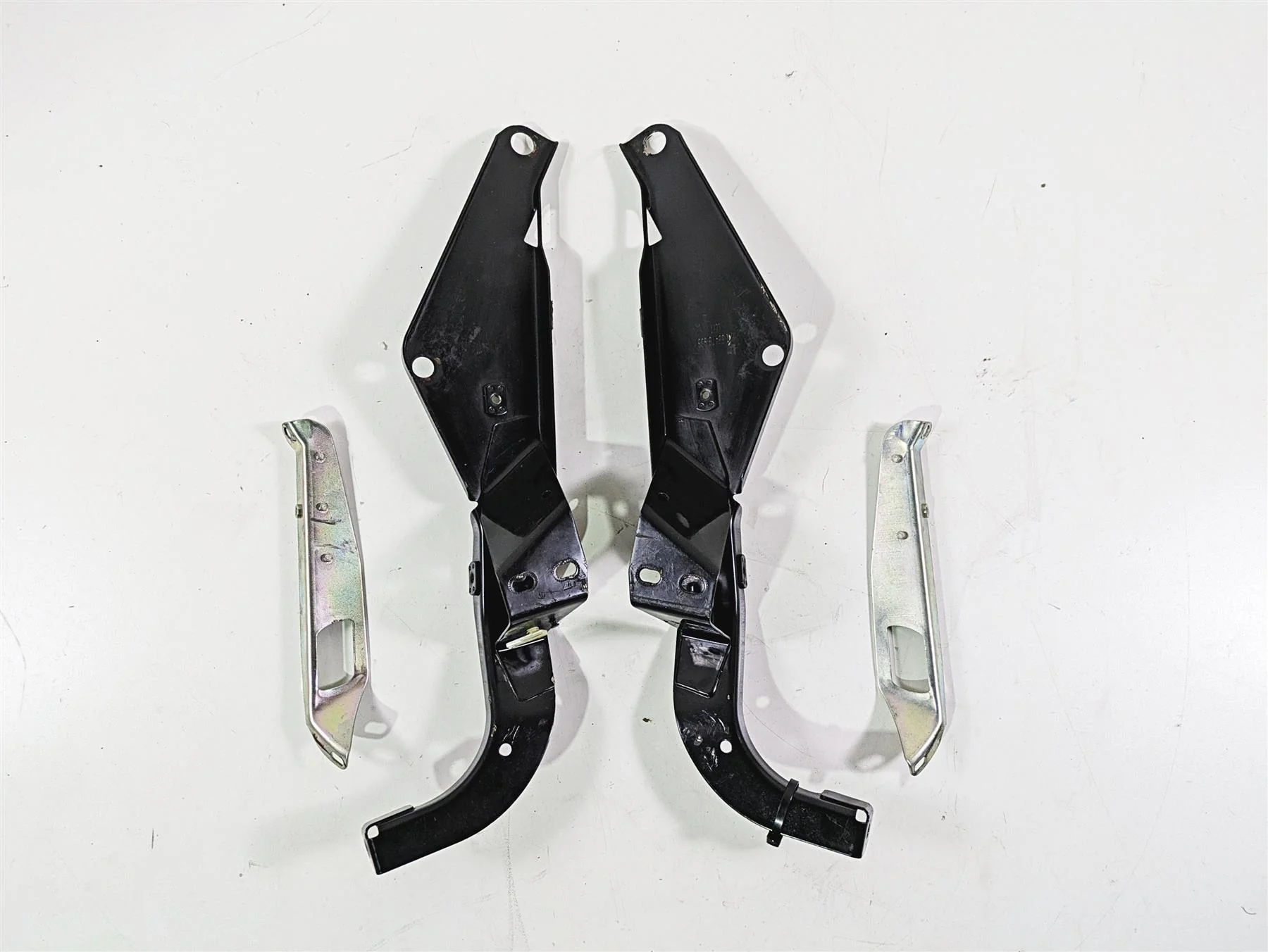 2010 Harley Touring FLHX Street Glide Front Fairing Mounts 58478-96B 58479-96B - Image 3