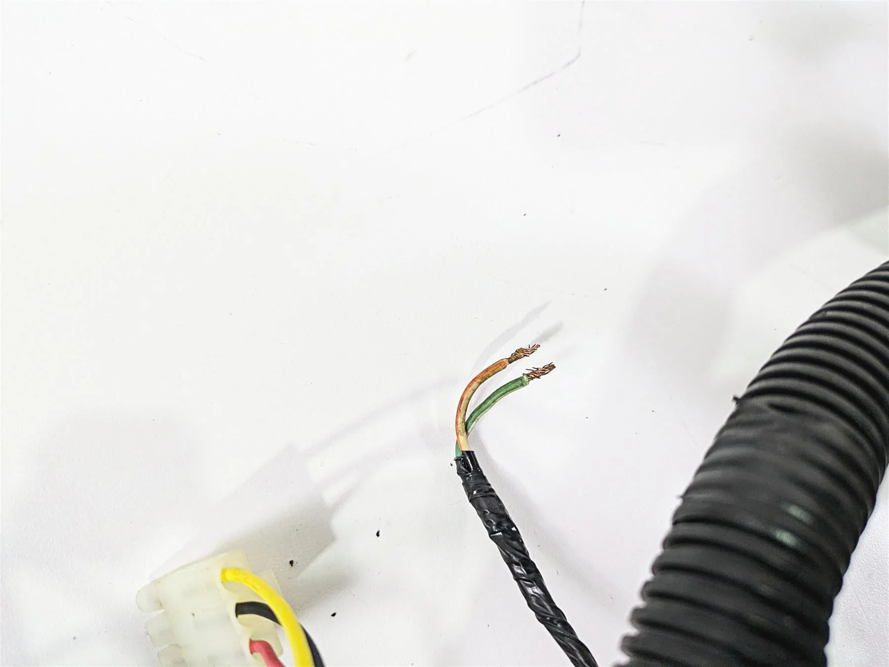 2010 Harley Touring FLHX Street Glide Front Fairing Wiring Harness READ 70232-10 - Image 3