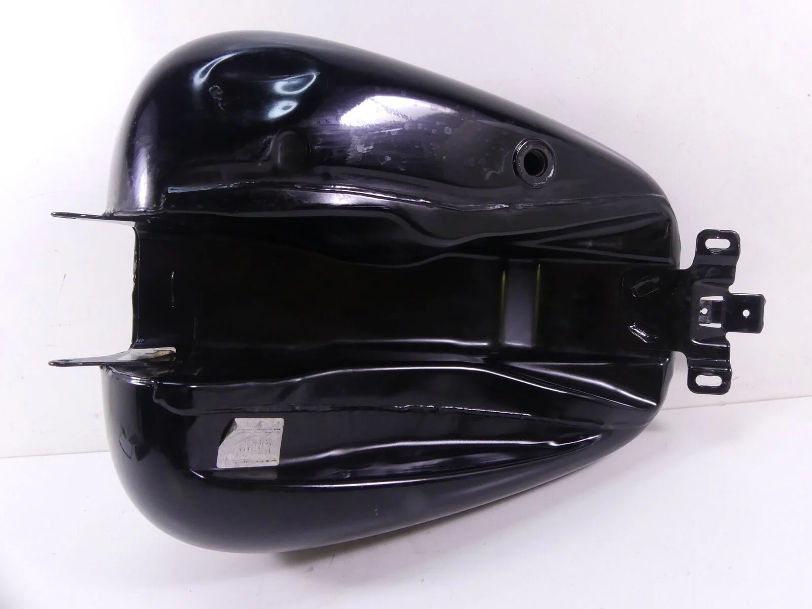 2010 Harley Touring FLHX Street Glide Fuel gas petrol Tank -dented 61356-08 - Image 9
