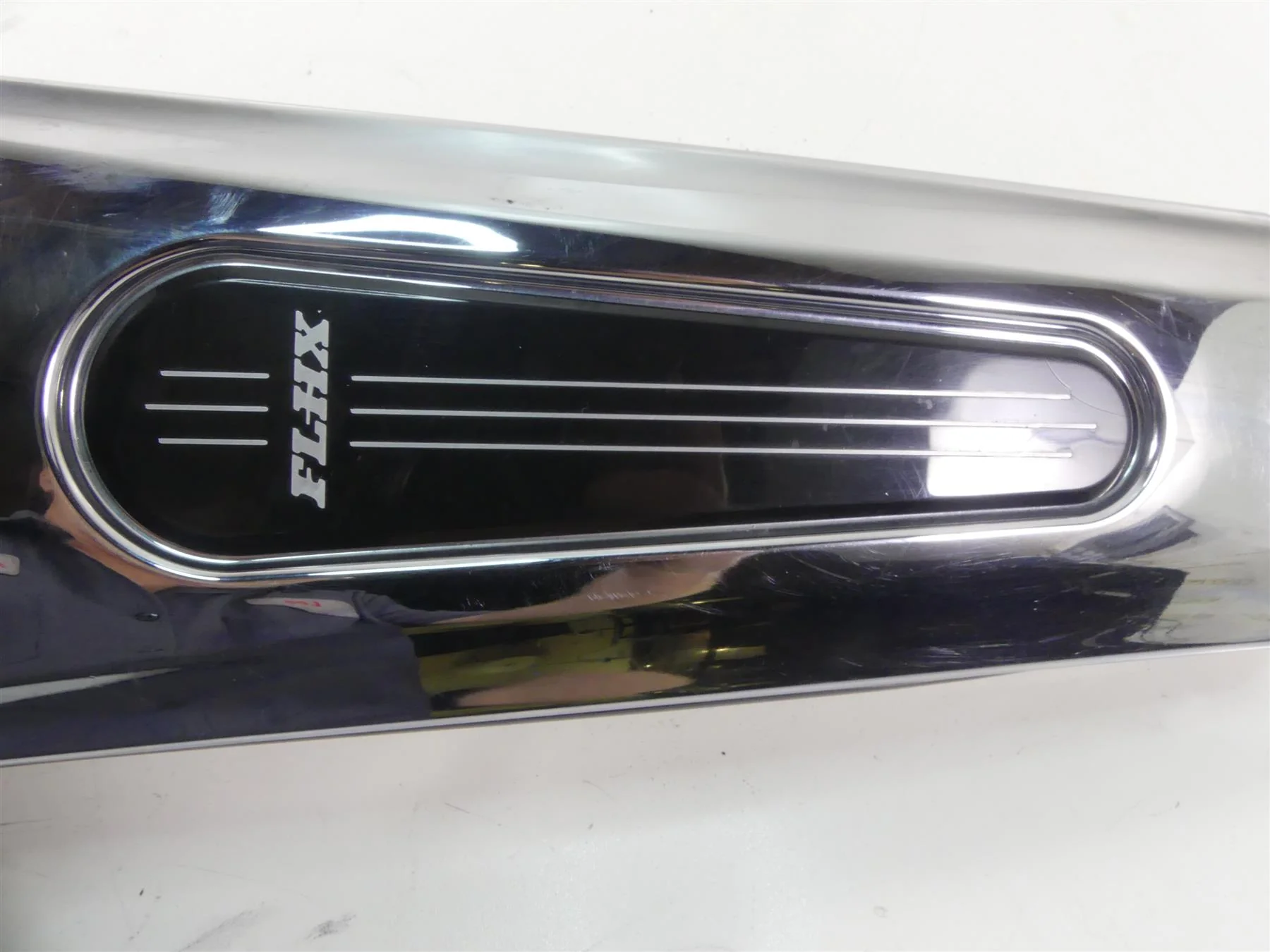 2010 Harley Touring FLHX Street Glide Fuel Tank Cover Dash Console 69214-08 - Image 10