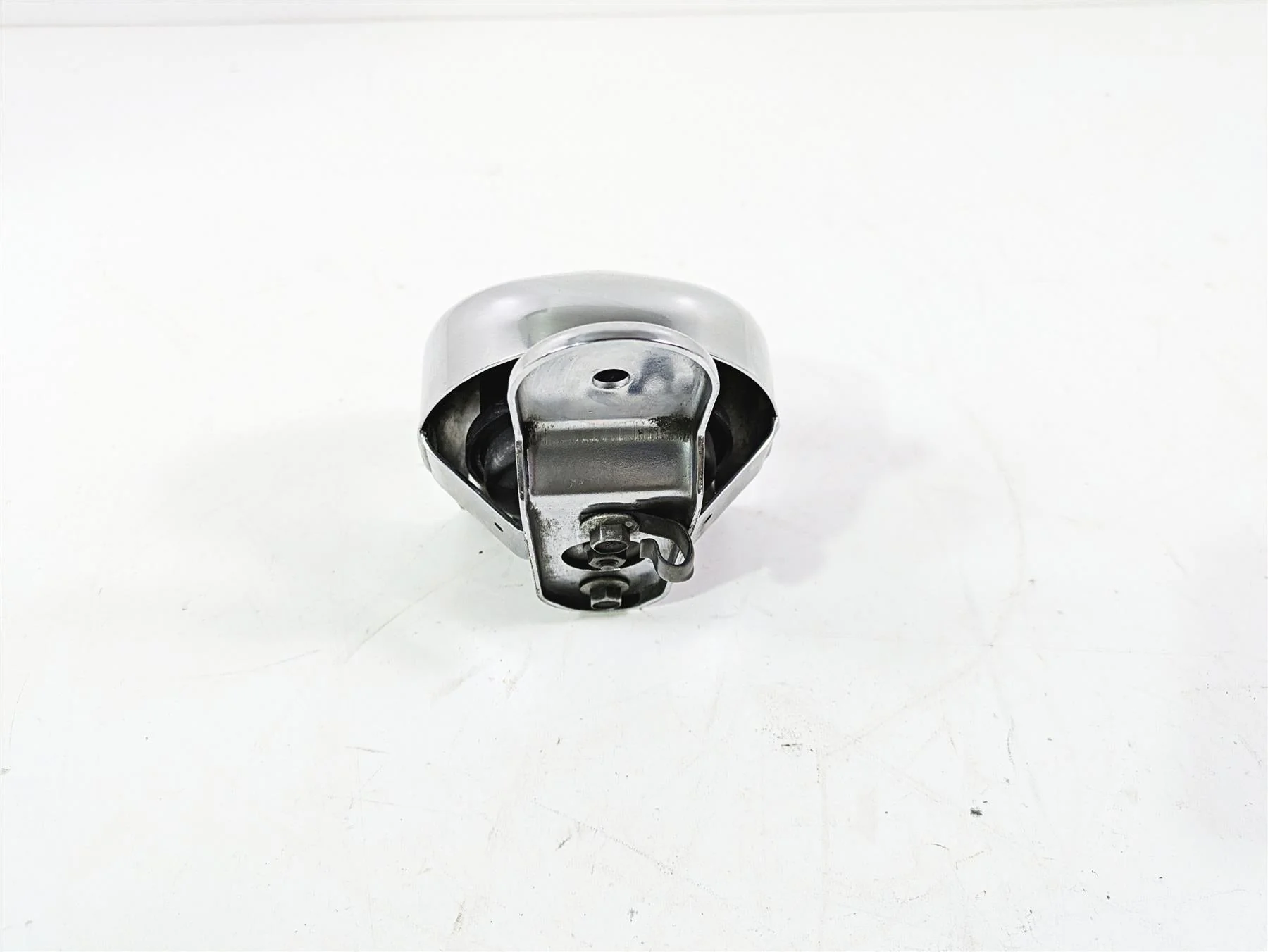 2010 Harley Touring FLHX Street Glide Horn & Chrome Cover 61300478A - Image 3
