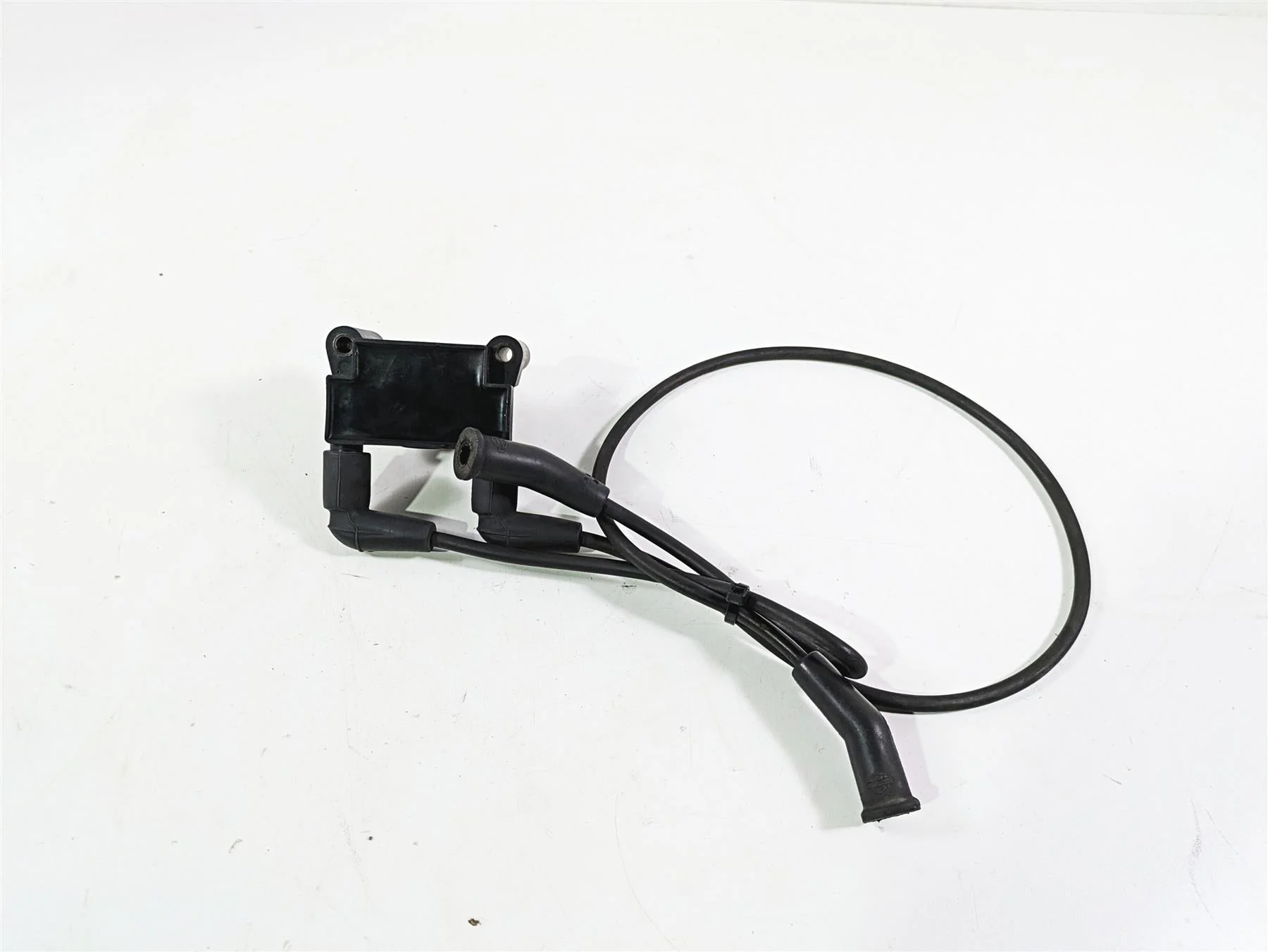 2010 Harley Touring FLHX Street Glide Ignition Coil Wires Plugs 31696-07A