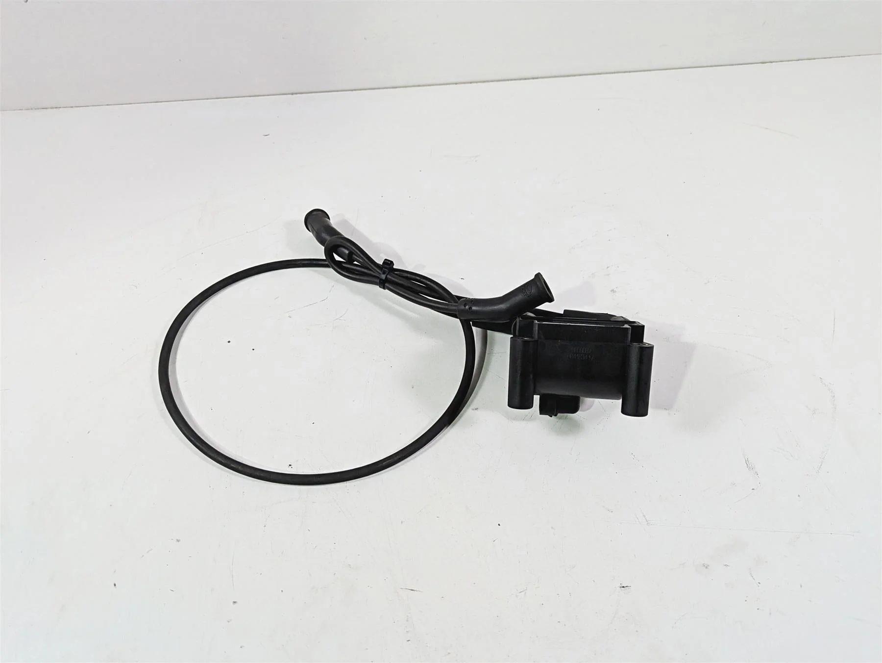 2010 Harley Touring FLHX Street Glide Ignition Coil Wires Plugs 31696-07A - Image 3