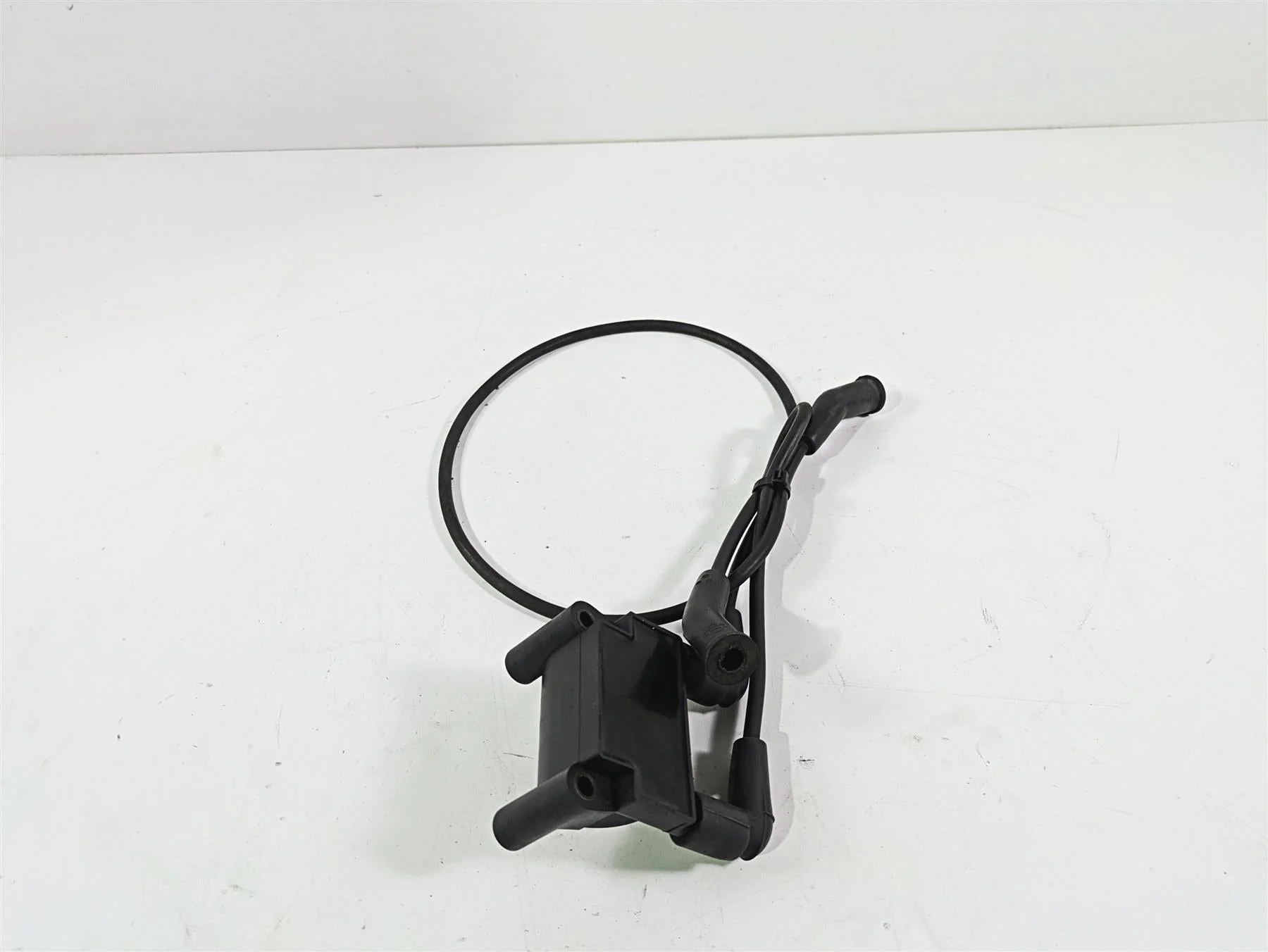 2010 Harley Touring FLHX Street Glide Ignition Coil Wires Plugs 31696-07A - Image 4