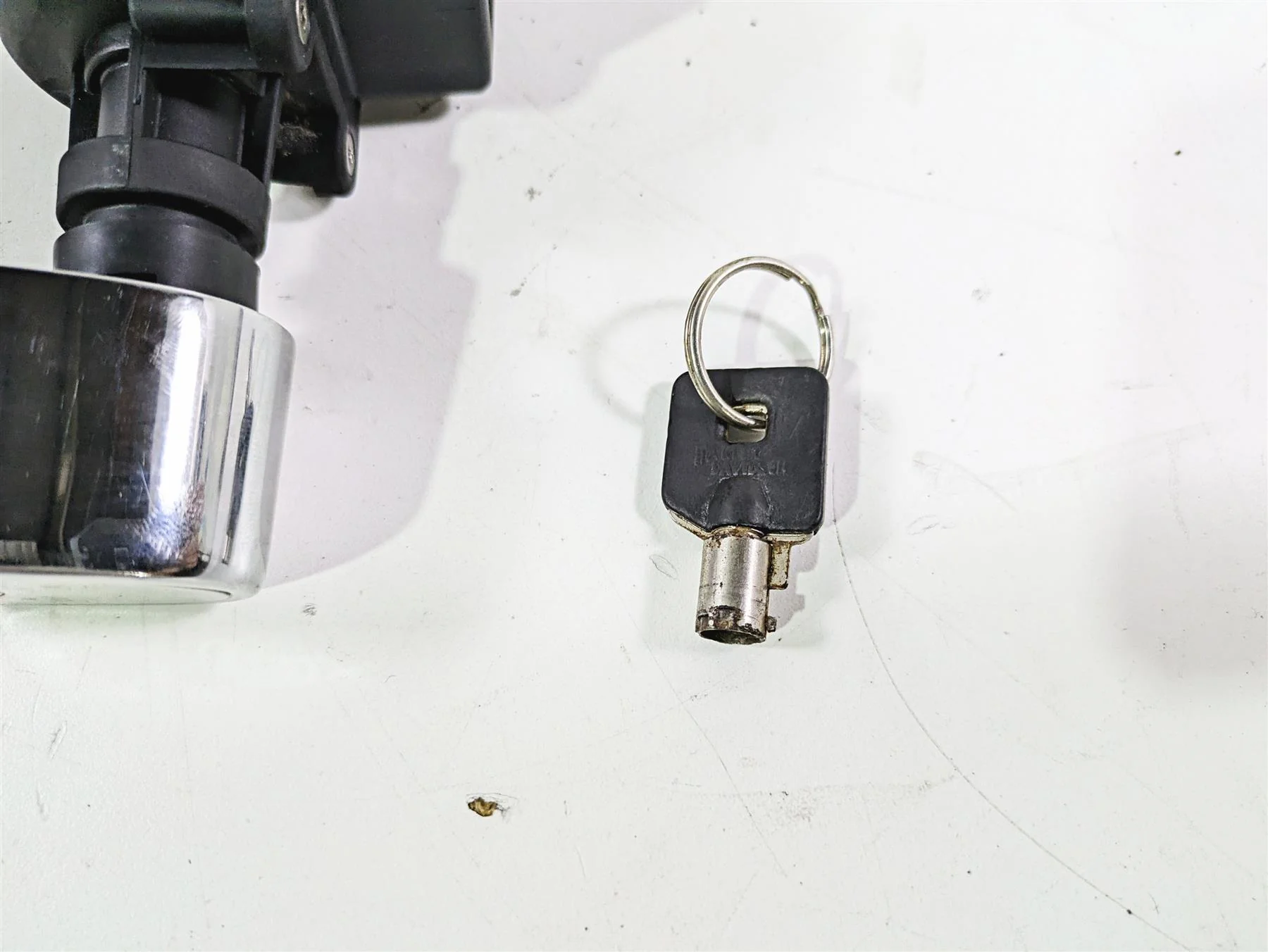 2010 Harley Touring FLHX Street Glide Ignition Switch Key Lock FOR PART 71572-06 - Image 6