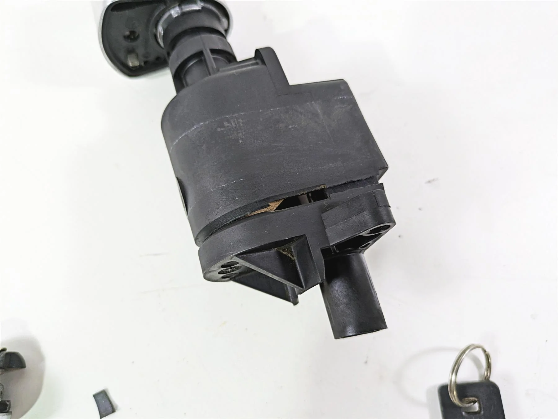 2010 Harley Touring FLHX Street Glide Ignition Switch Key Lock FOR PART 71572-06 - Image 7