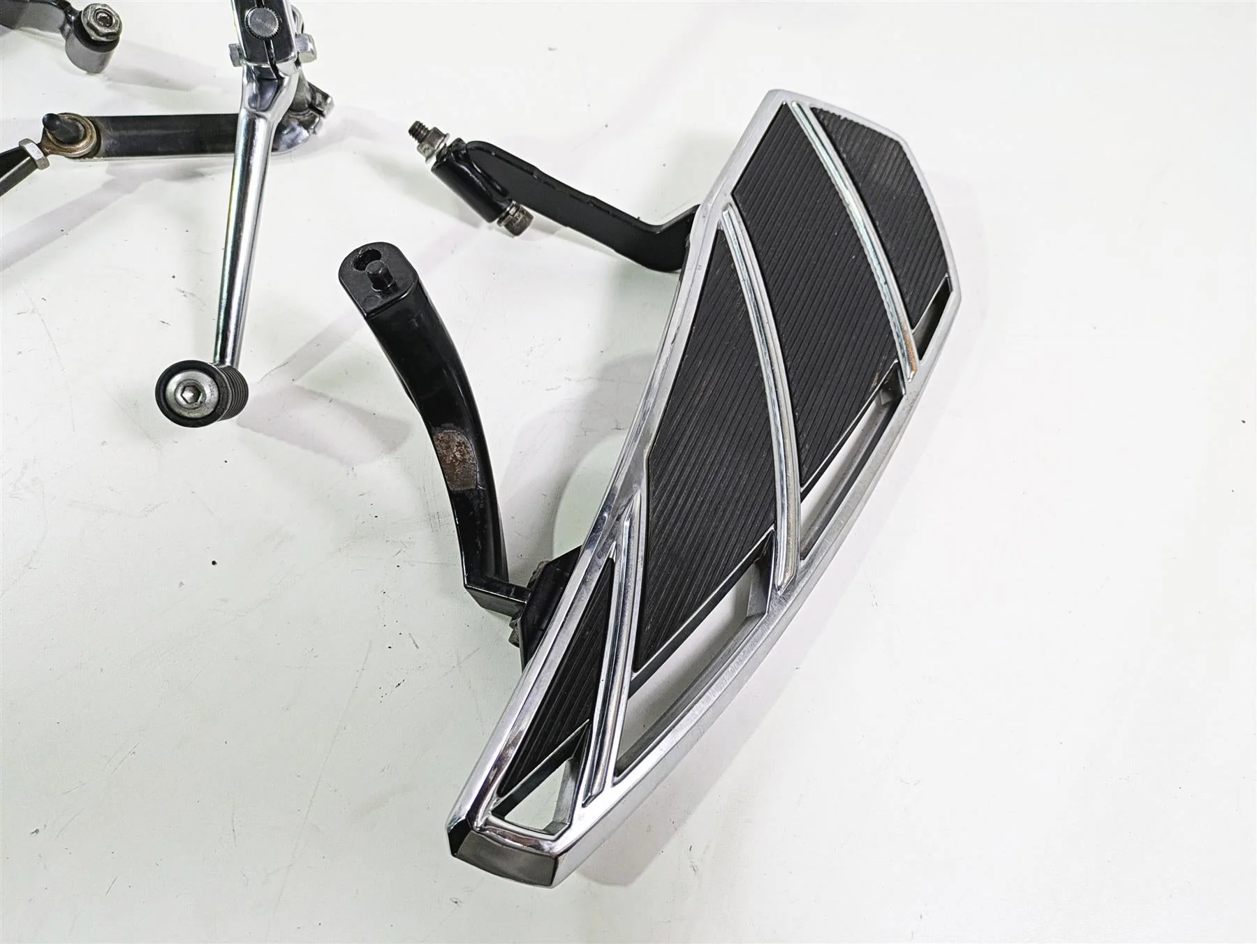 2010 Harley Touring FLHX Street Glide Kuryakyn Phanotm Floor Board Set 5792 - Image 4