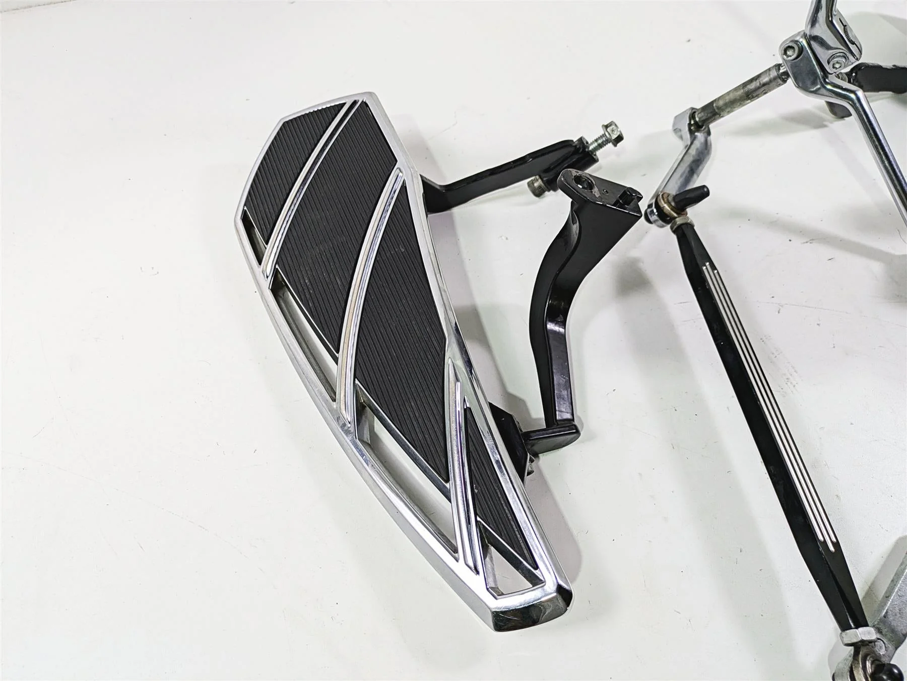 2010 Harley Touring FLHX Street Glide Kuryakyn Phanotm Floor Board Set 5792 - Image 5