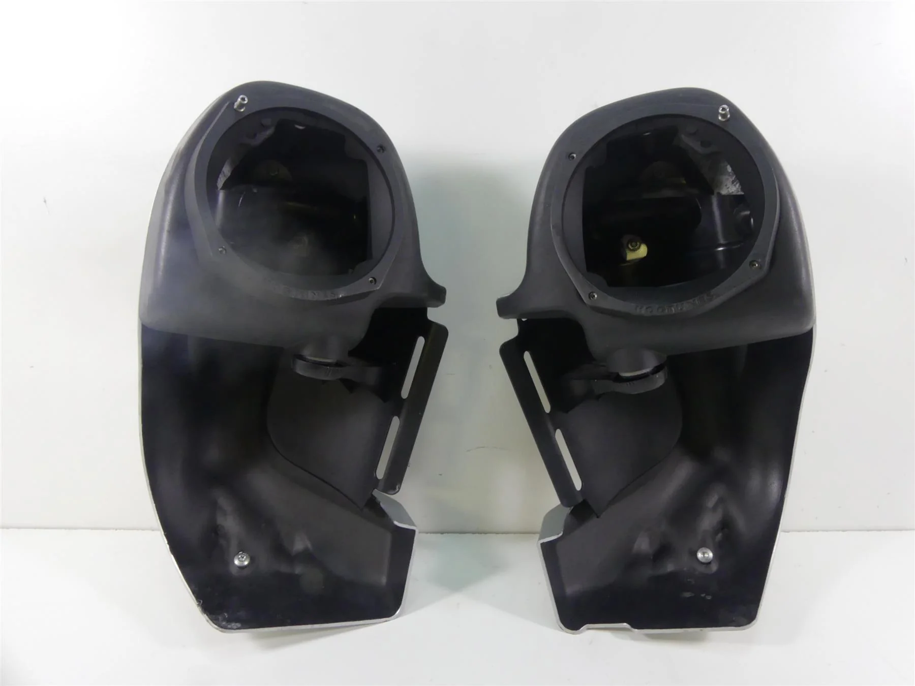 2010 Harley Touring FLHX Street Glide Lower Leg Fairings + Hogtunes Mounts