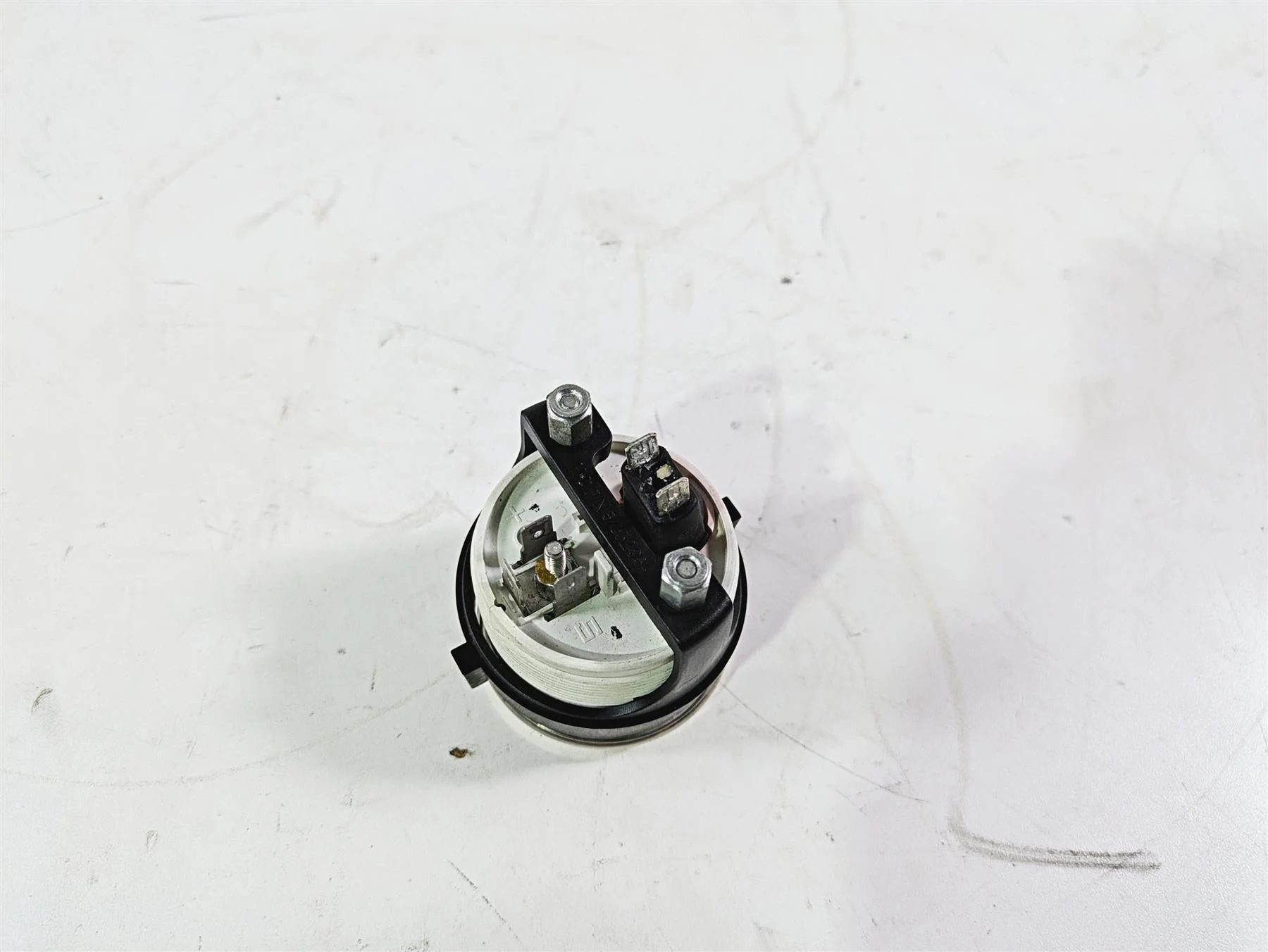 2010 Harley Touring FLHX Street Glide Oil Pressure Gauge 75165-01A - Image 7