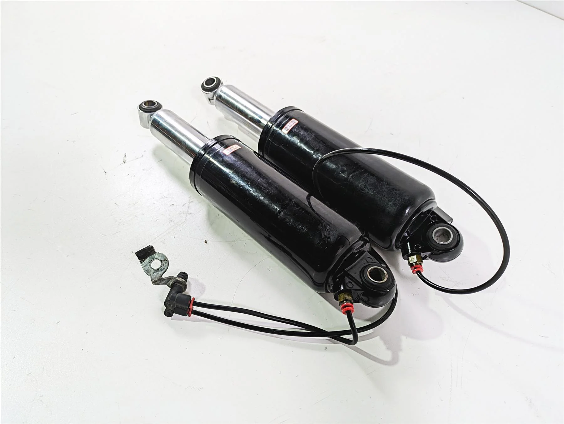 2010 Harley Touring FLHX Street Glide Rear Air Shock Damper Set 13" 54565-09