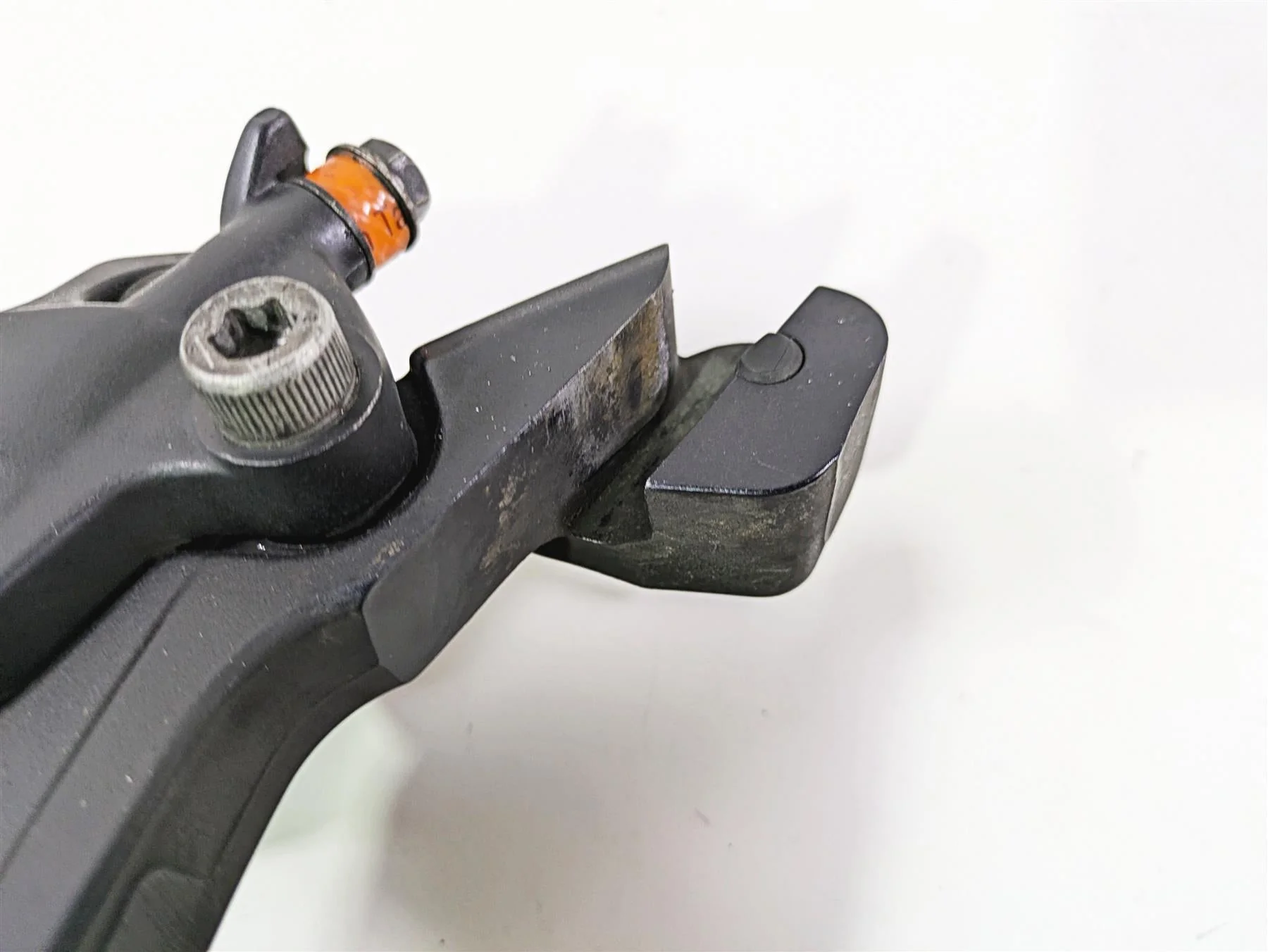 2010 Harley Touring FLHX Street Glide Rear Brake Caliper & Bracket 44080-08C - Image 6
