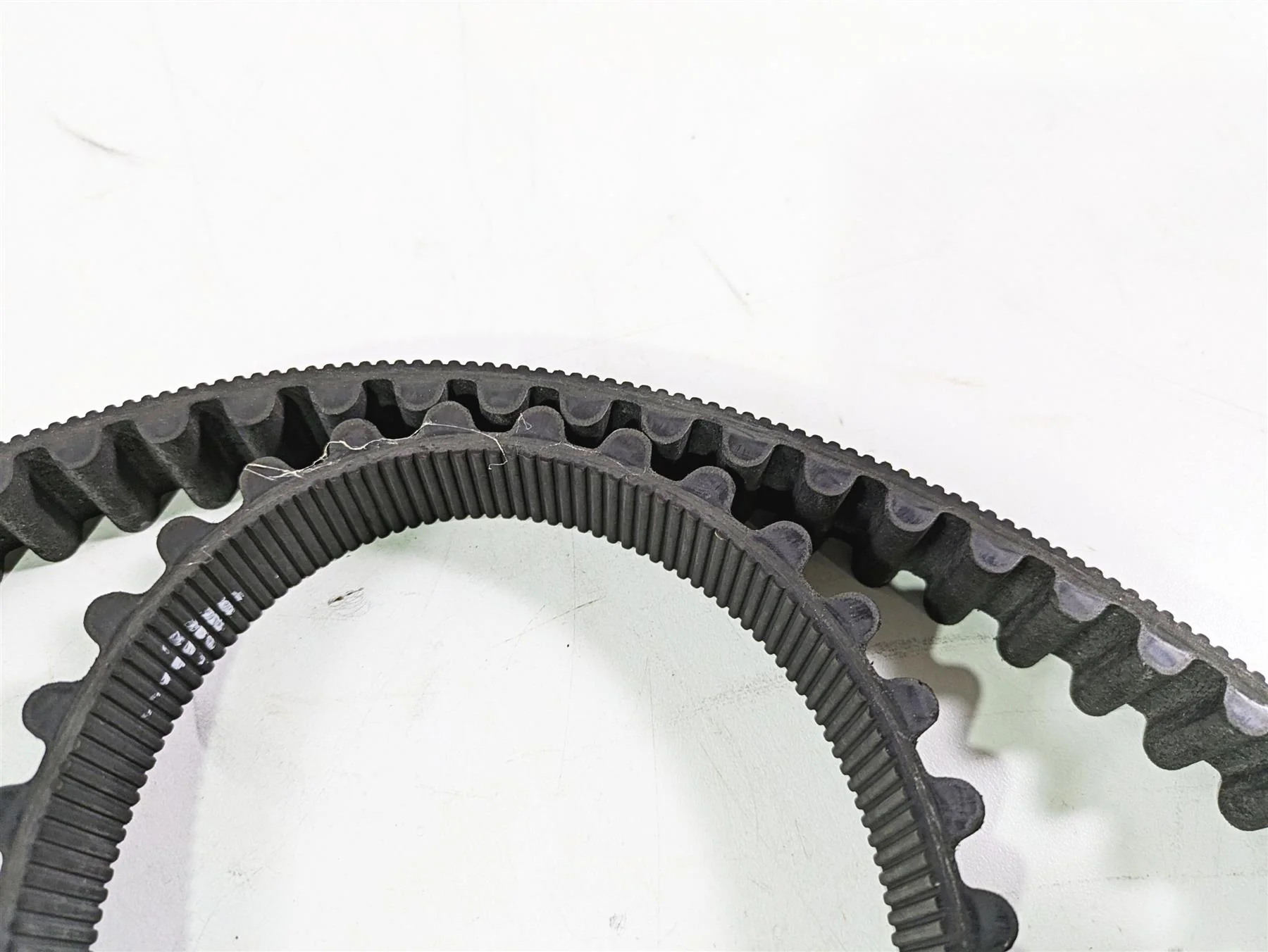 2010 Harley Touring FLHX Street Glide Rear Drive Belt 140T 1" 40024-09A - Image 4