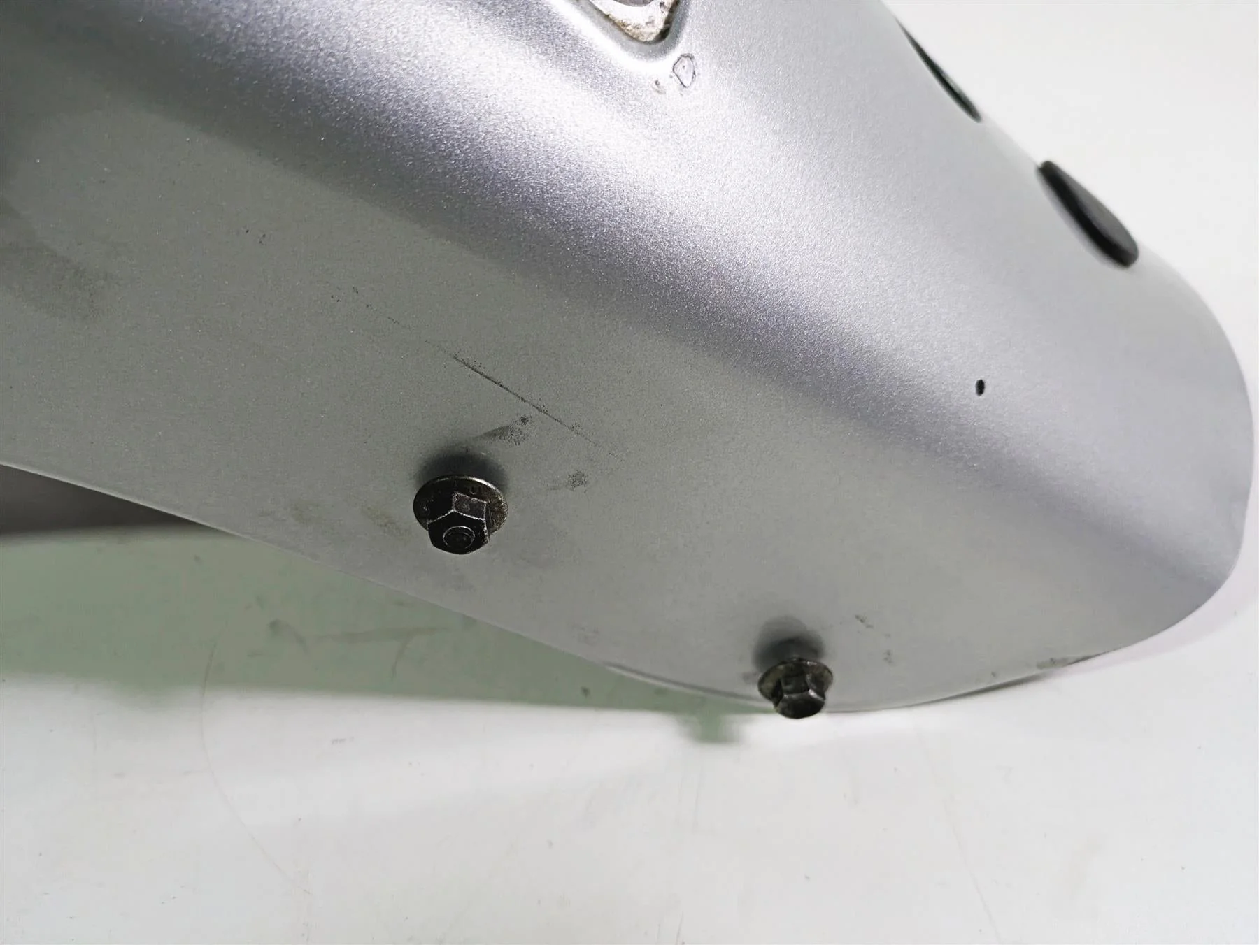 2010 Harley Touring FLHX Street Glide Rear Fender Silver 60575-10A - Image 6