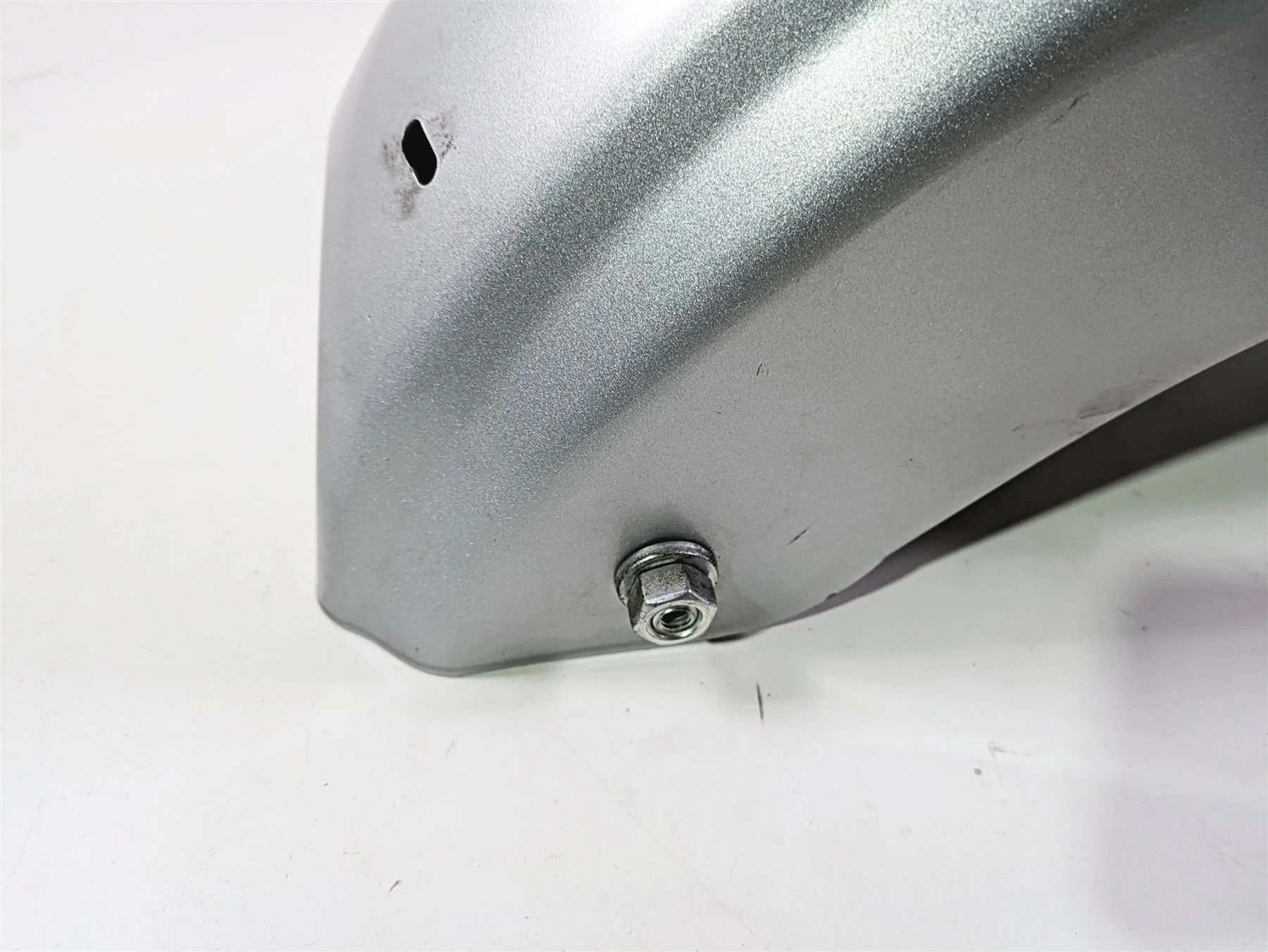 2010 Harley Touring FLHX Street Glide Rear Fender Silver 60575-10A - Image 7