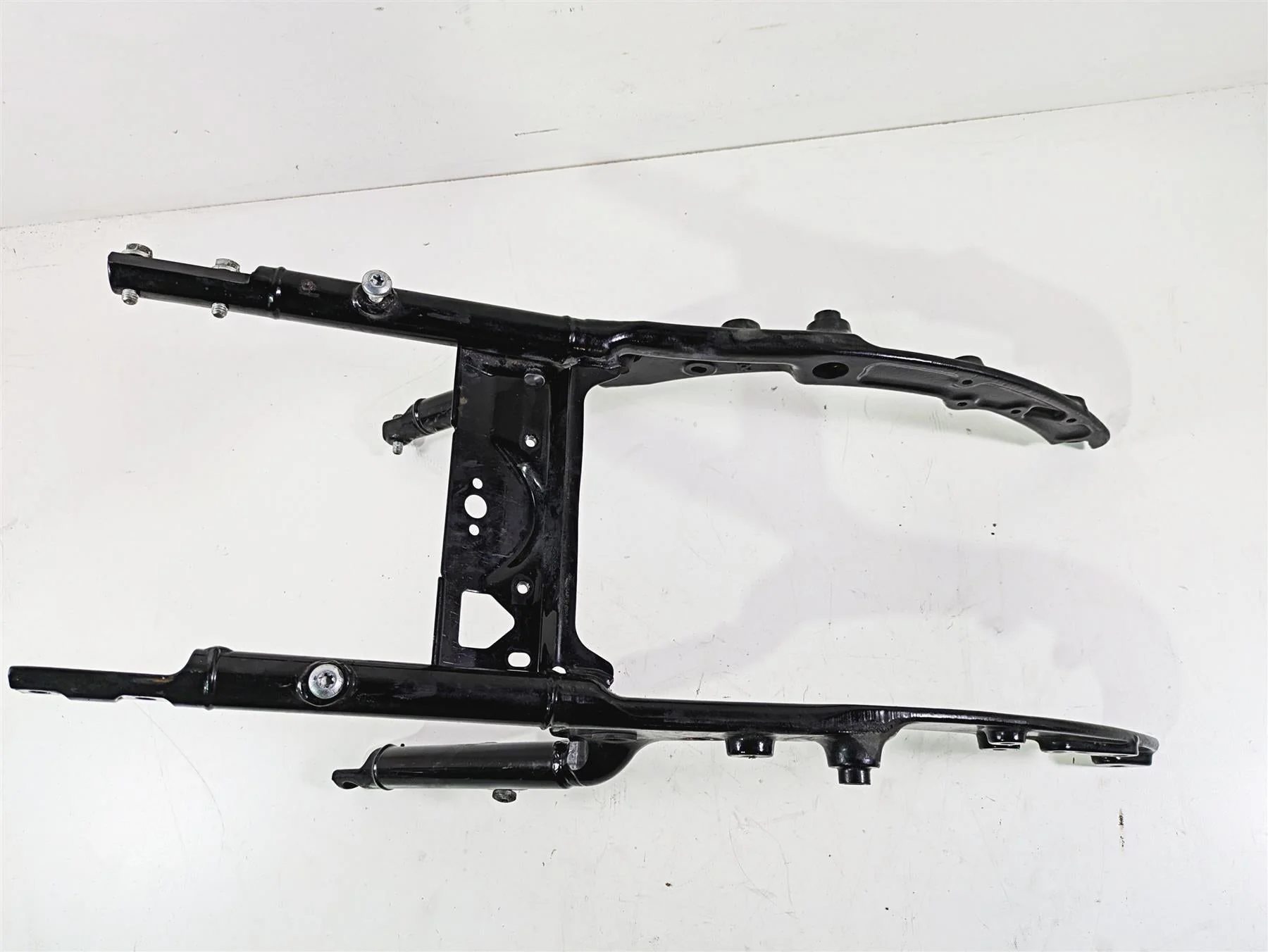 2010 Harley Touring FLHX Street Glide Rear Sub Frame Subframe 48079-09BHP - Image 5